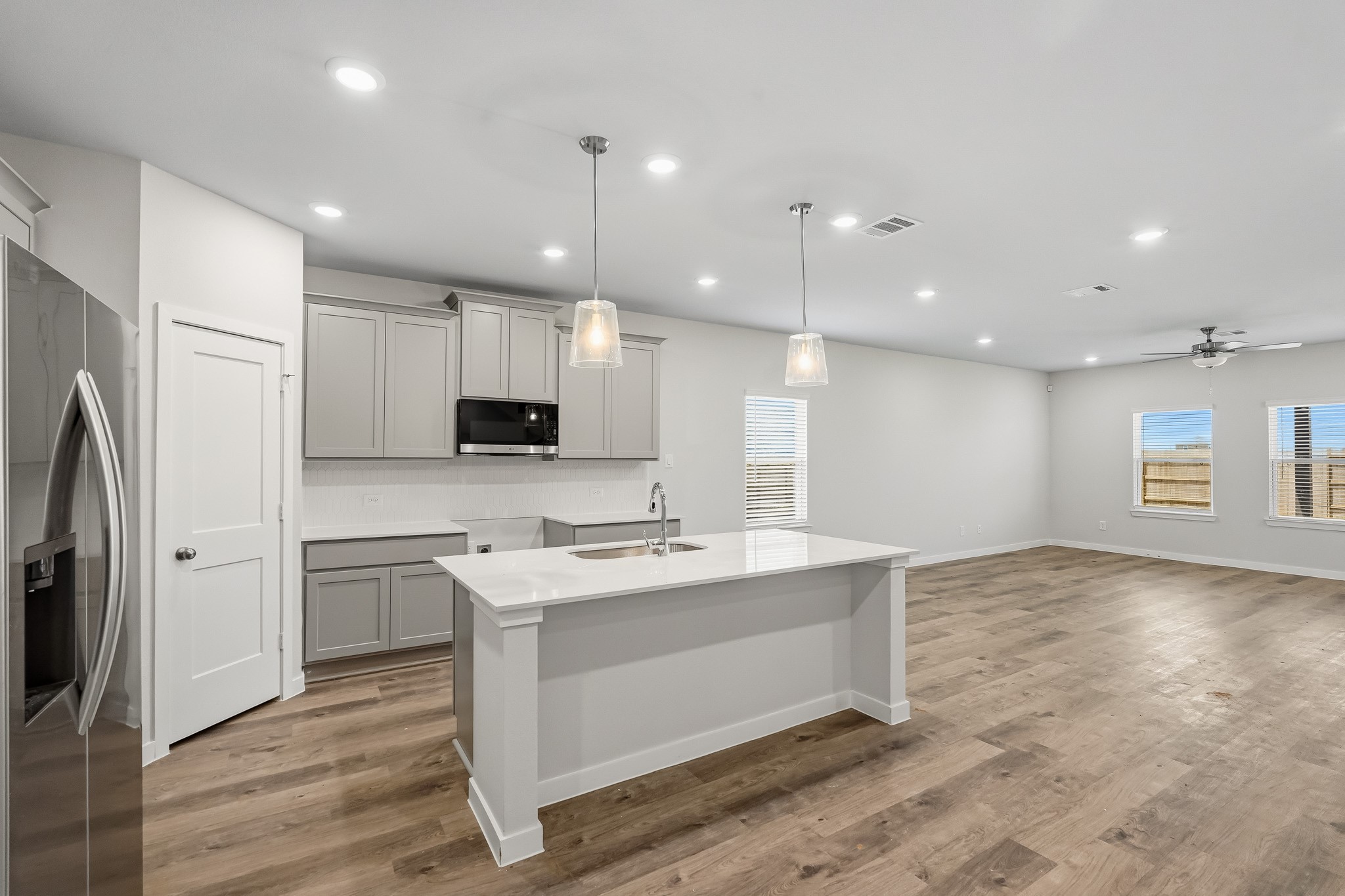 29018 Fig Vine Drive Property Photo 4