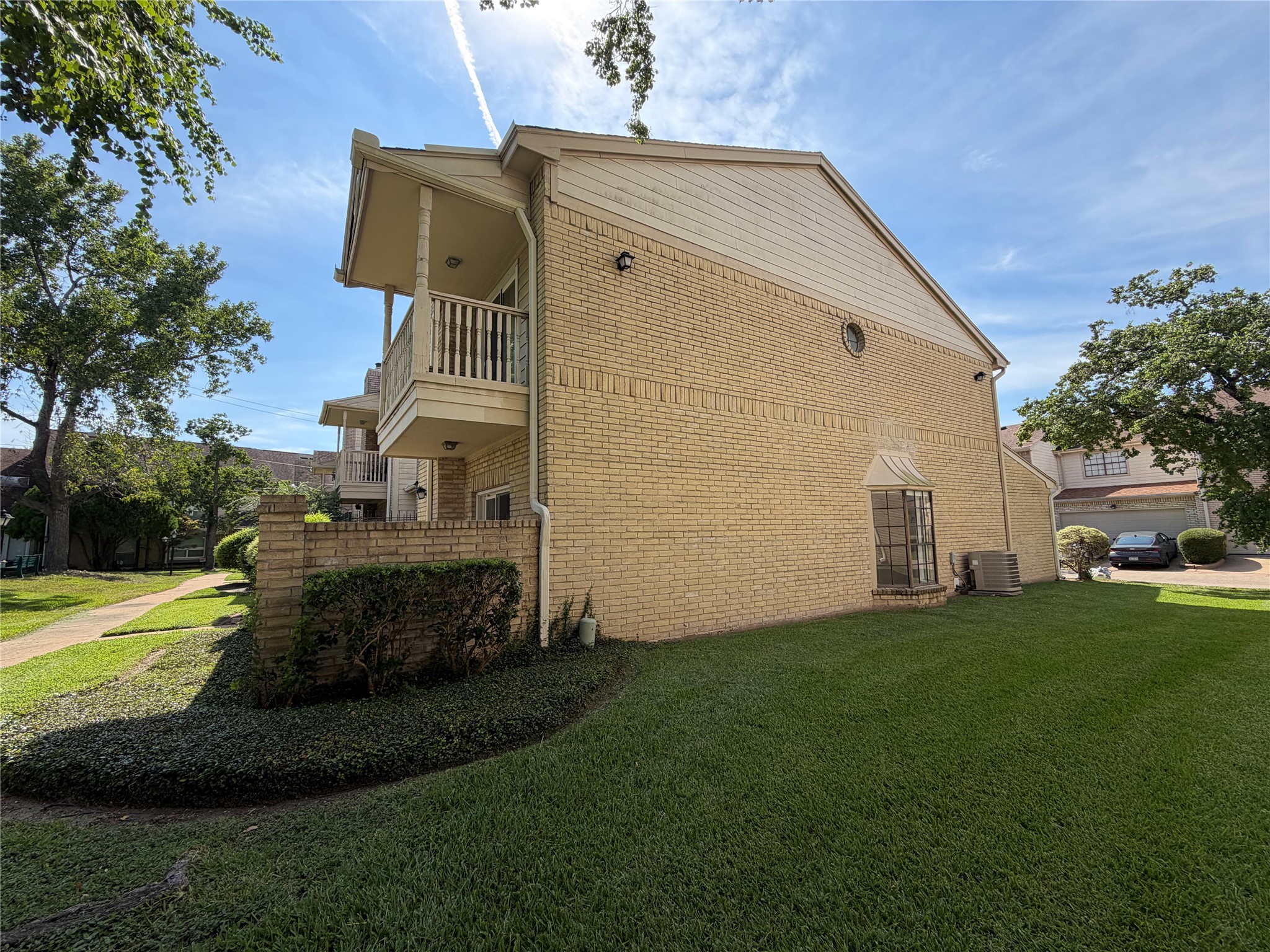 800 Country Place Drive 205 Property Photo 2