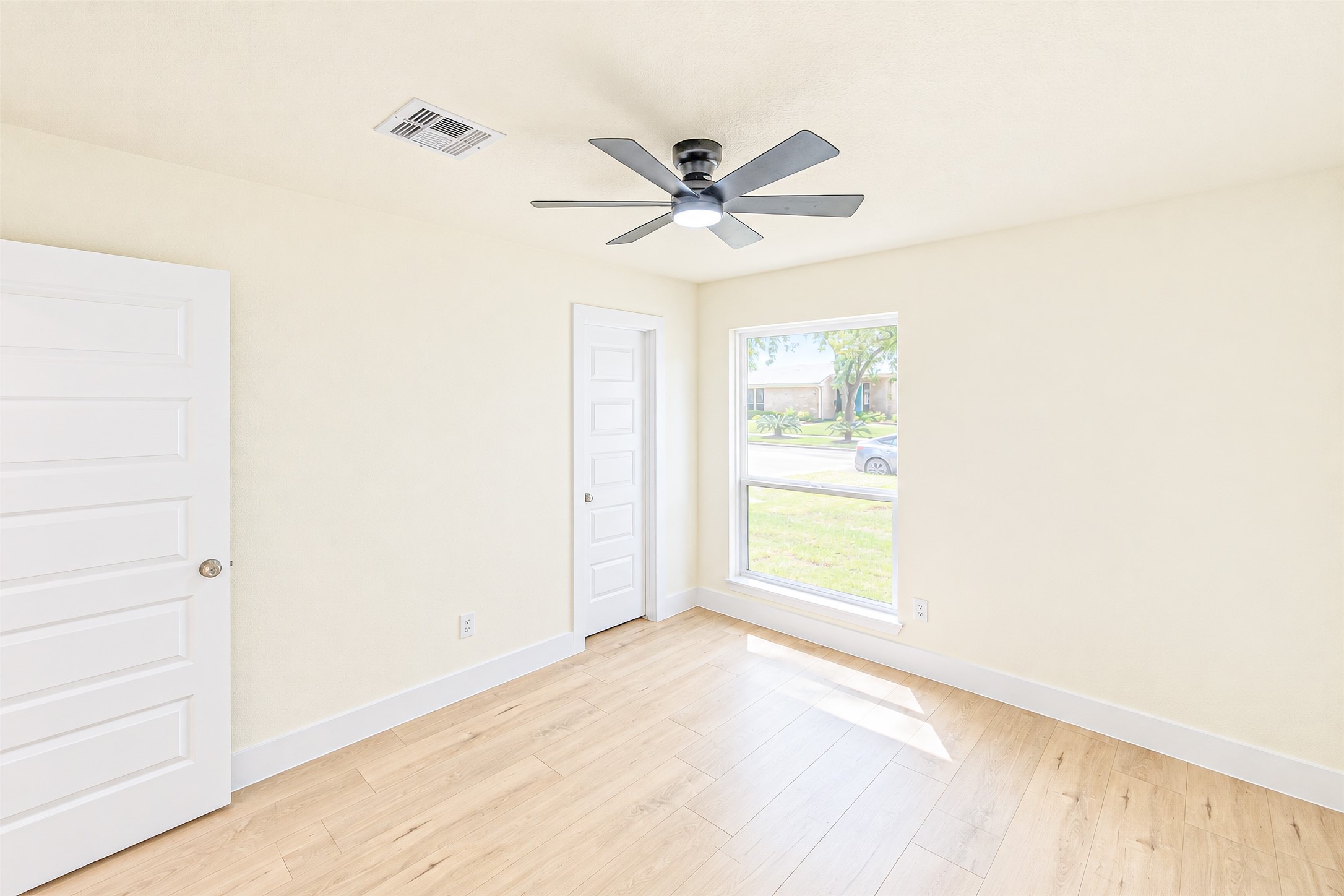 8002 Candle Lane Property Photo 15