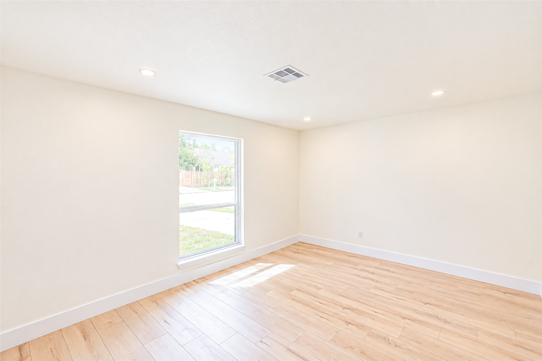 8002 Candle Lane Property Photo 16
