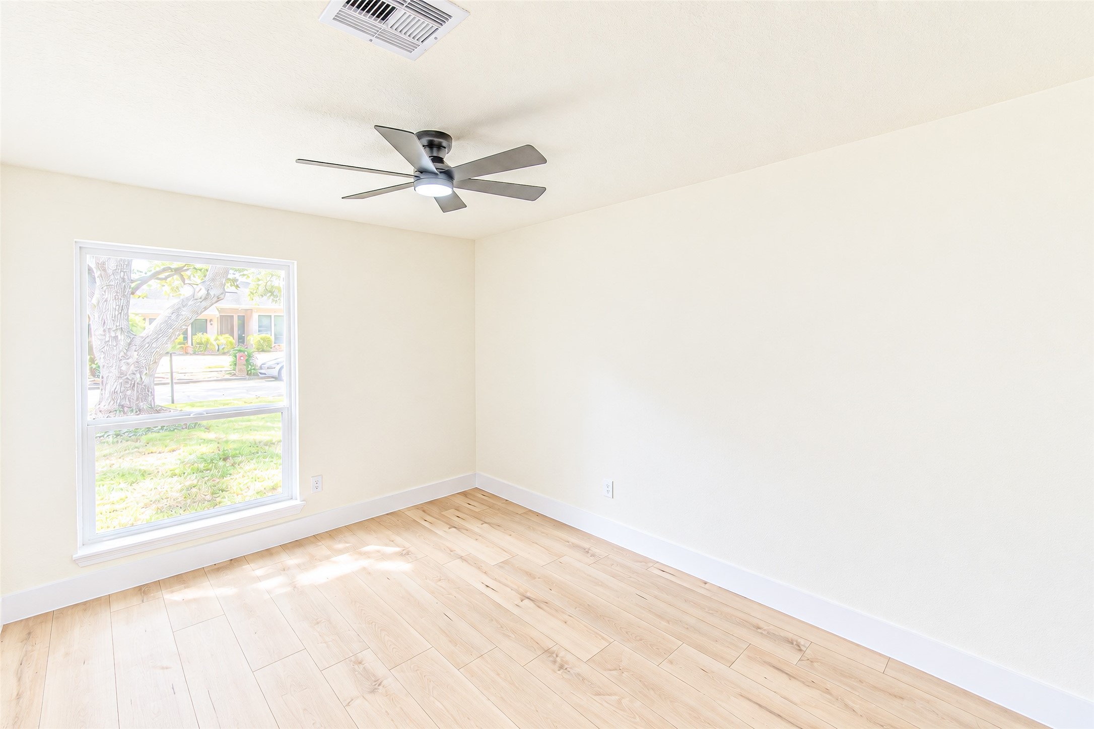 8002 Candle Lane Property Photo 20