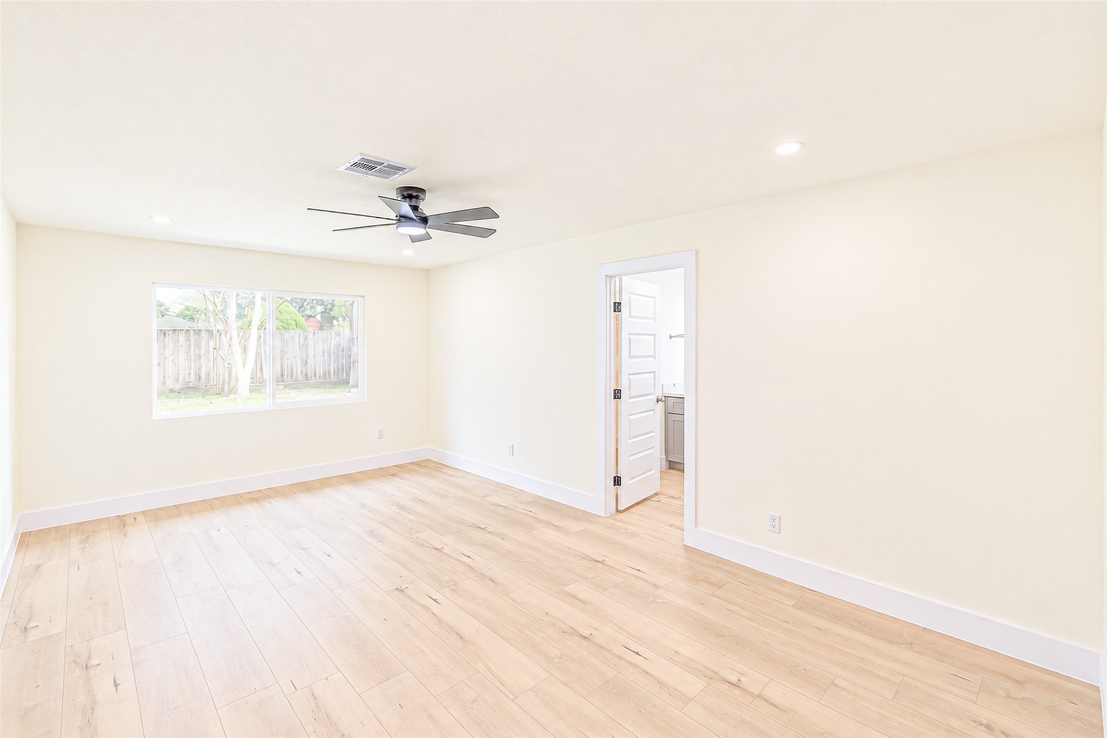 8002 Candle Lane Property Photo 23