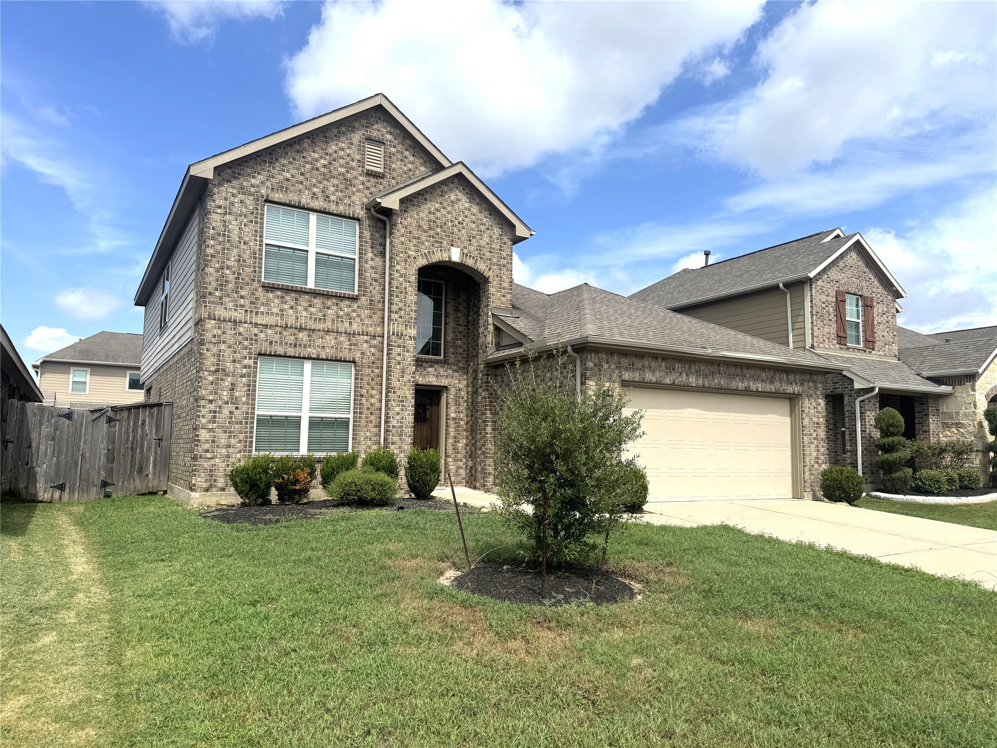 9431 Summer River Drive Property Photo 2