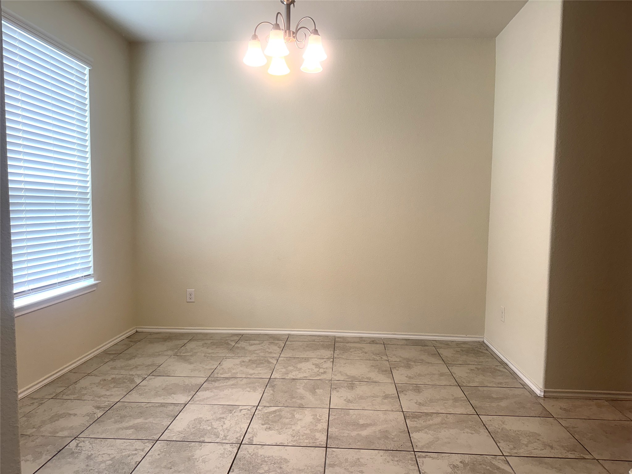 9431 Summer River Drive Property Photo 5
