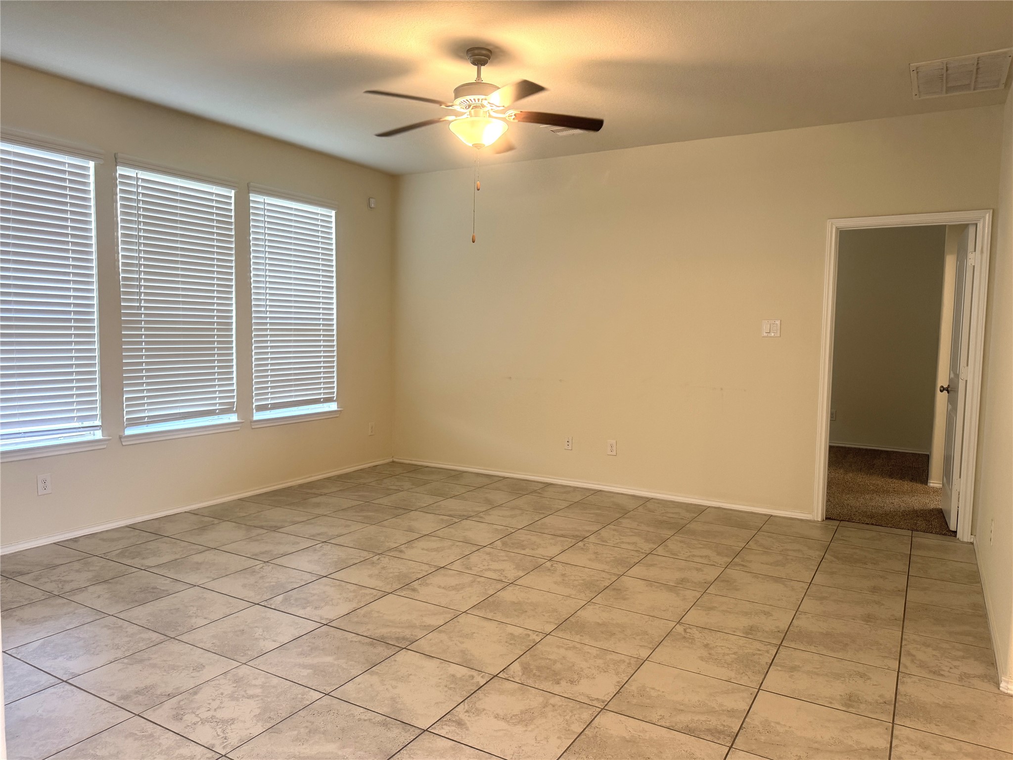 9431 Summer River Drive Property Photo 11