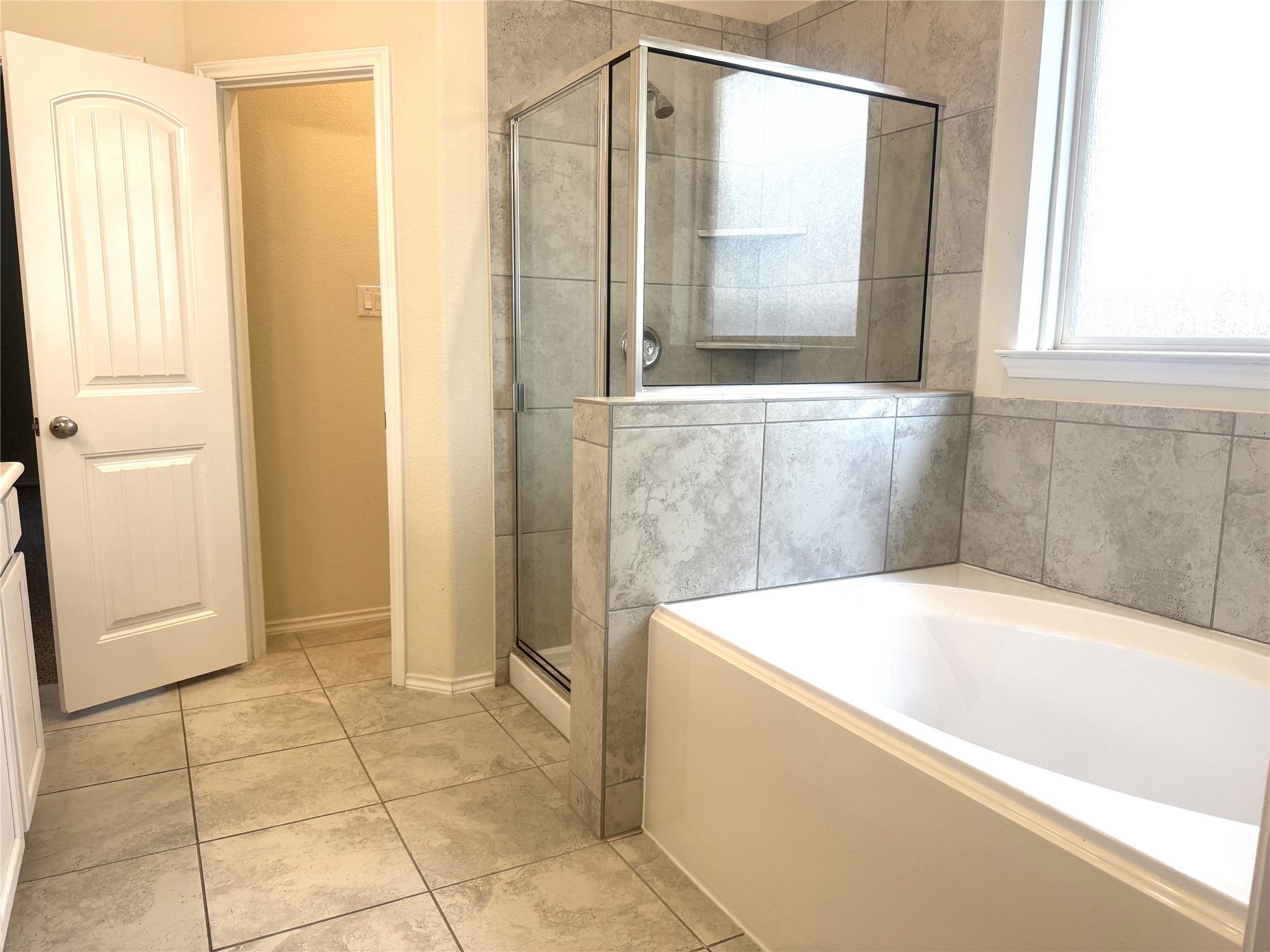 9431 Summer River Drive Property Photo 16