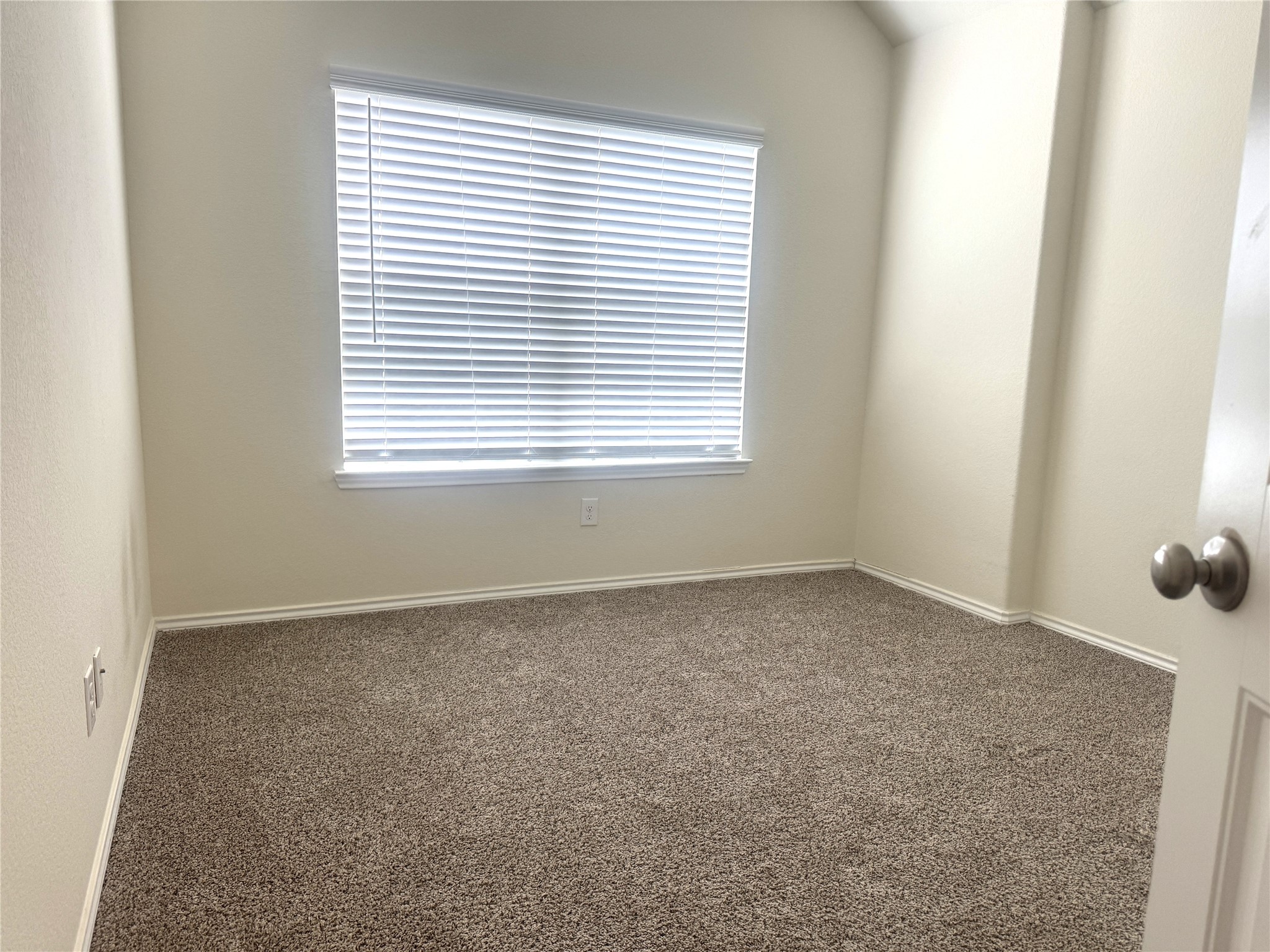 9431 Summer River Drive Property Photo 21