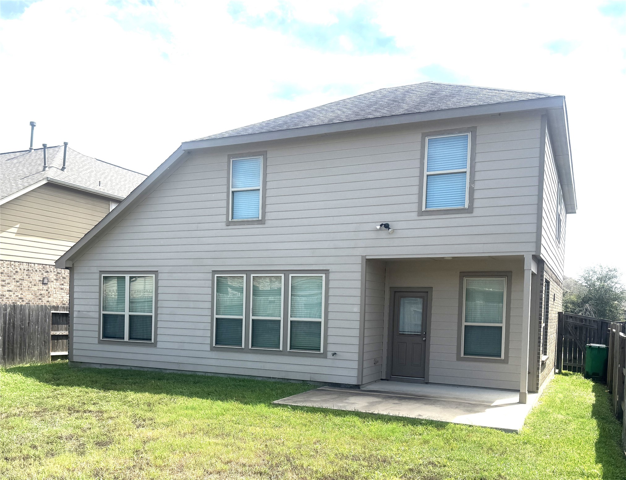 9431 Summer River Drive Property Photo 24