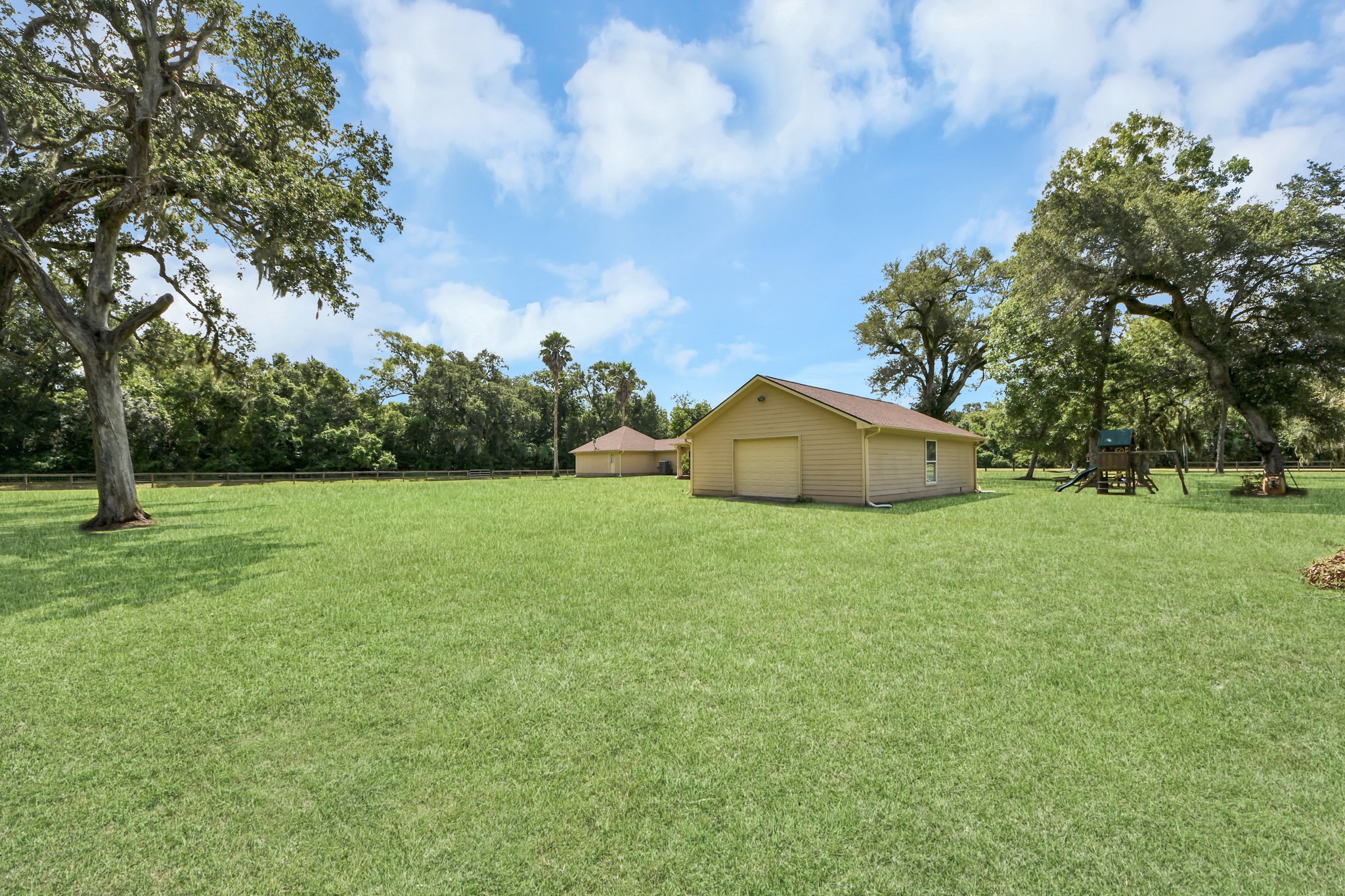 1102 W Point Drive Property Photo 32