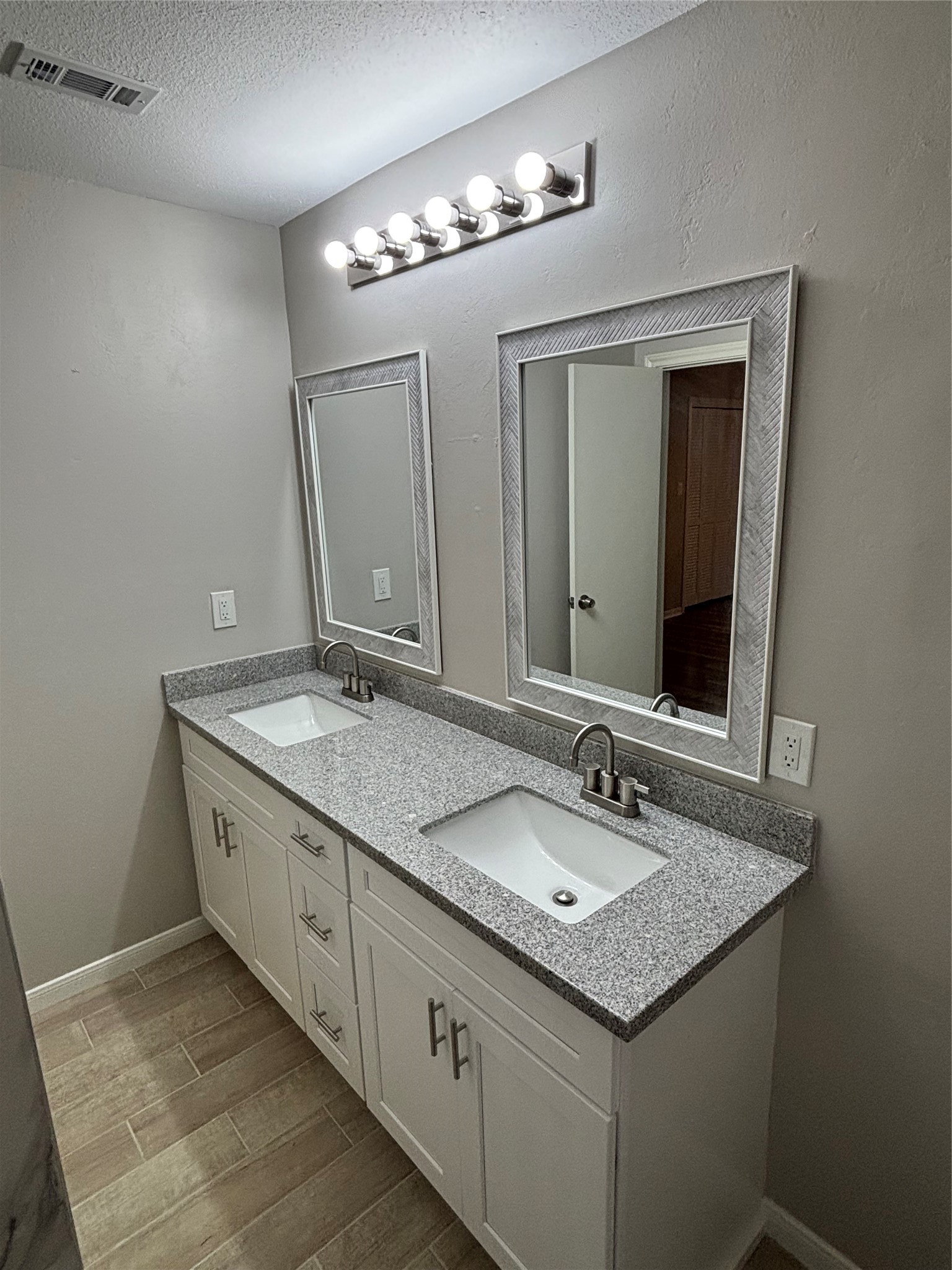 26019 Leafywood Drive Property Photo 18