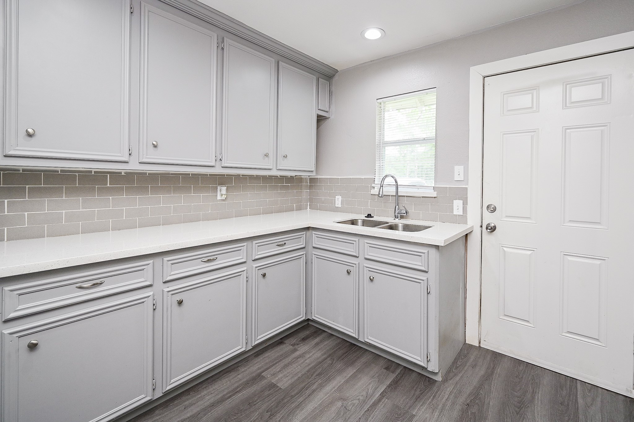 109 Dooley A And B A Property Photo 10