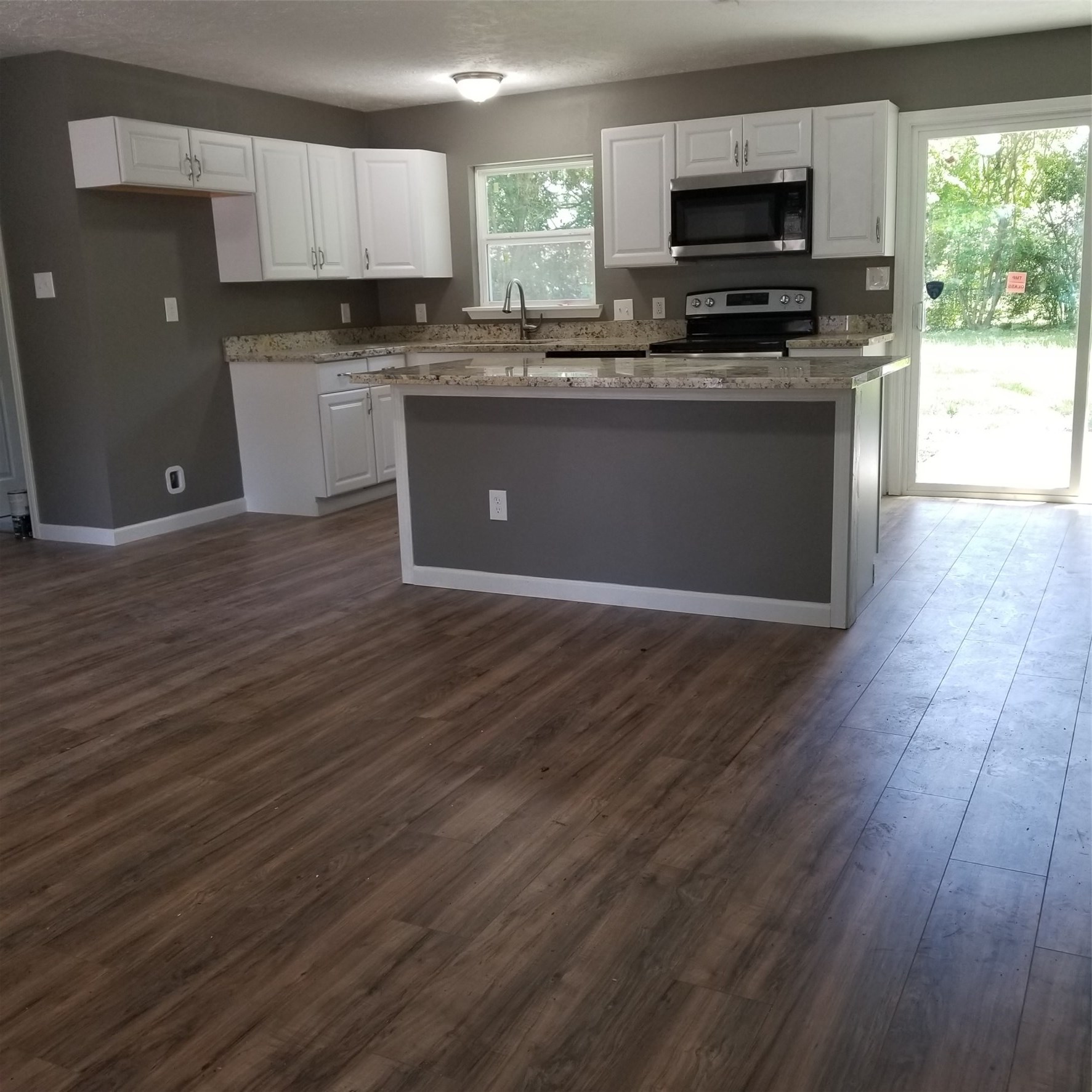 5910 Van Fleet Street Property Photo 3