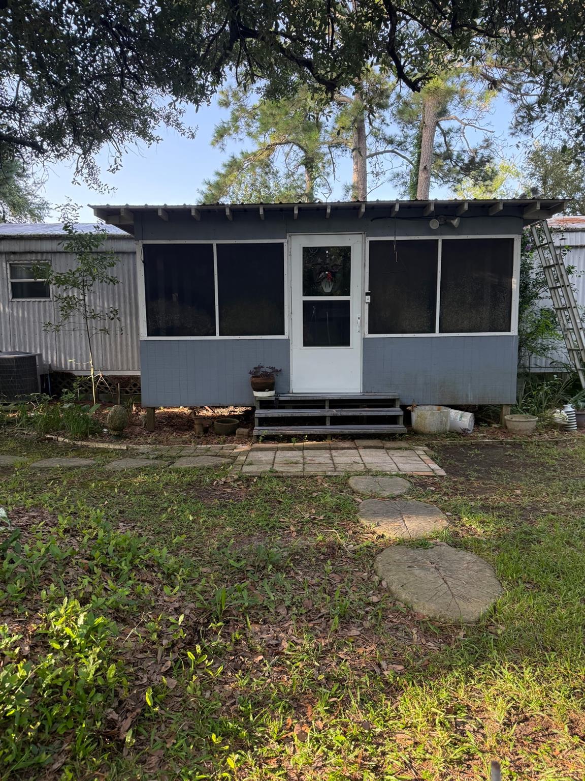 307 E Oak Avenue Property Photo 1