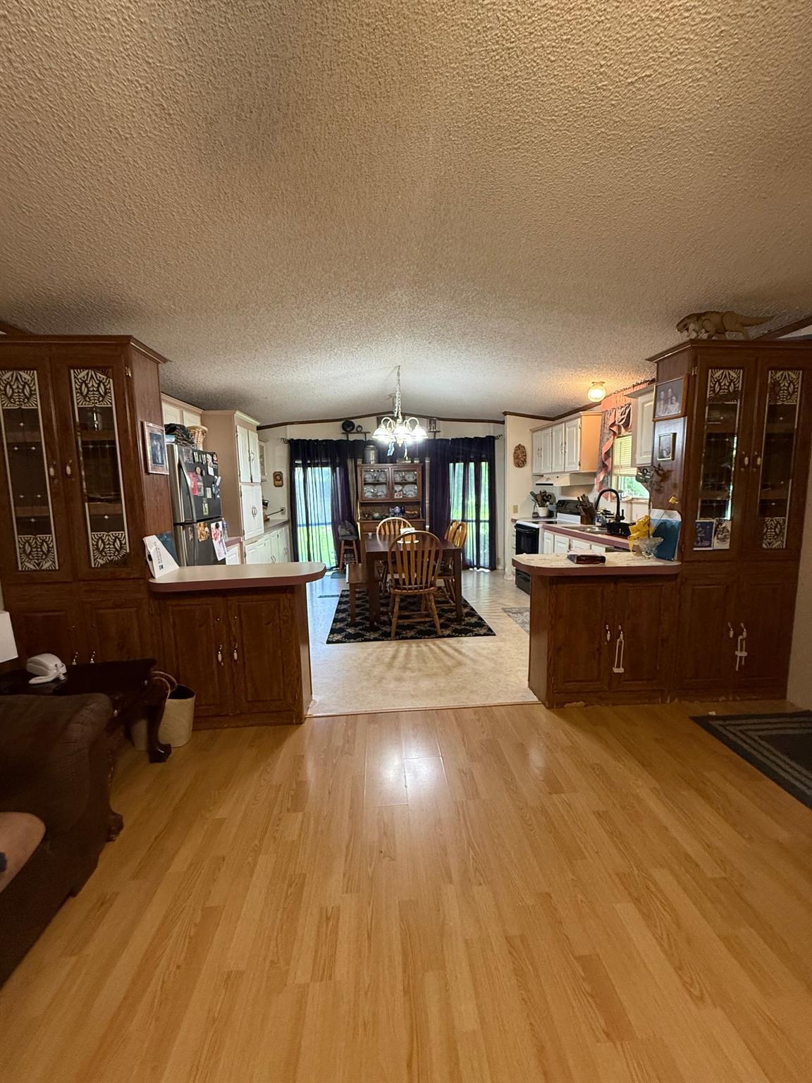 307 E Oak Avenue Property Photo 4