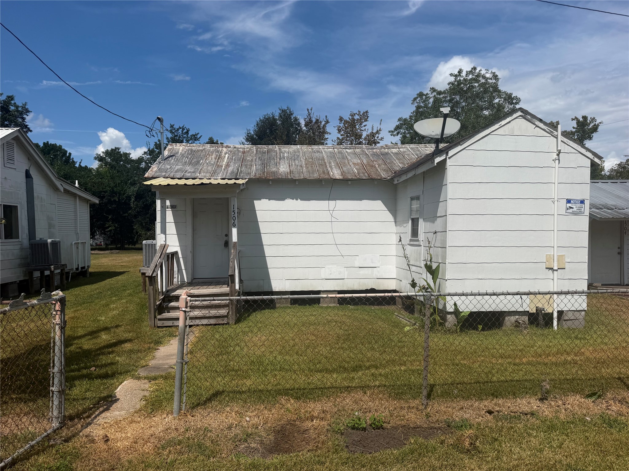1506 W Talmadge St Road Property Photo 1