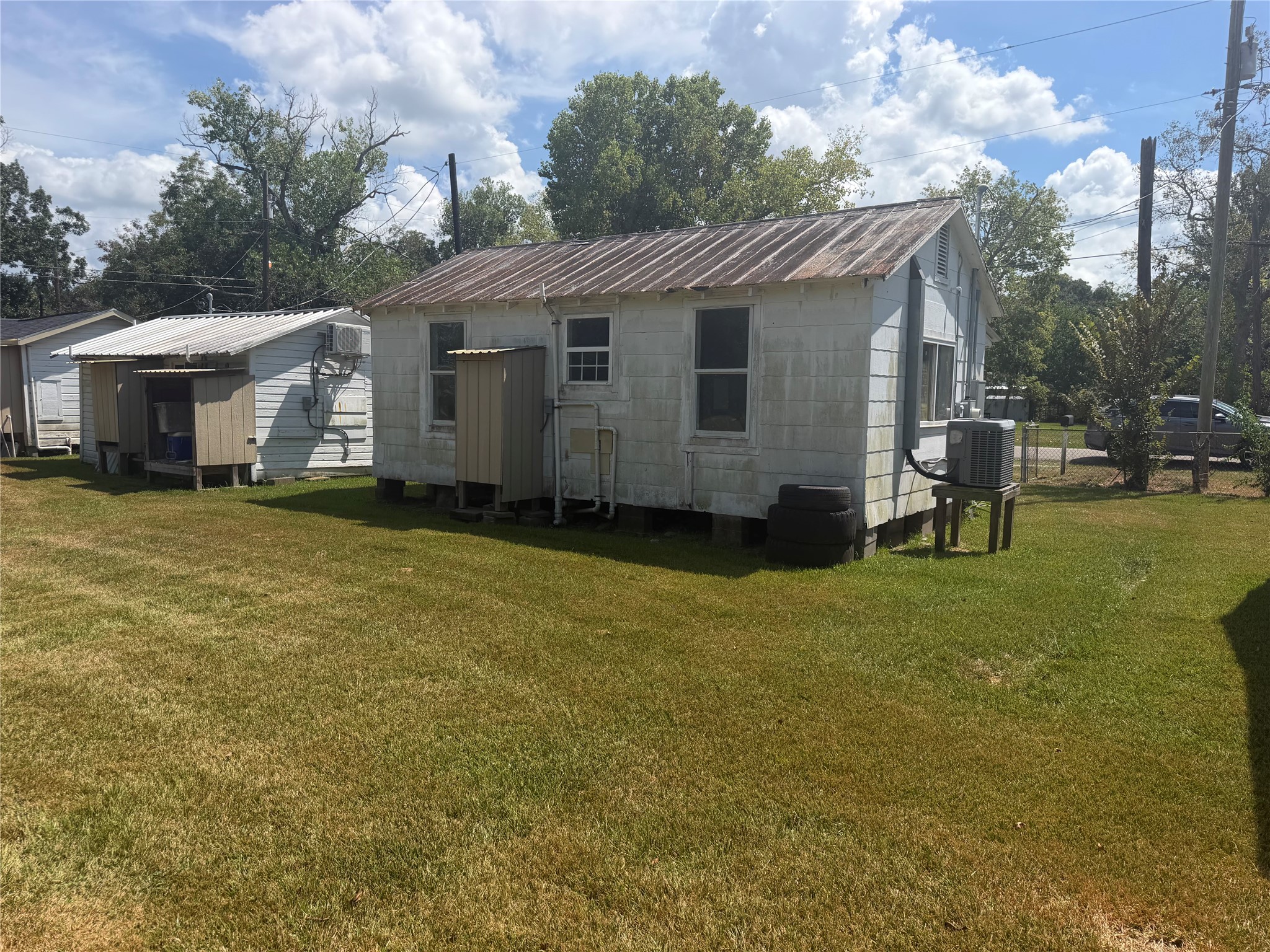 1506 W Talmadge St Road Property Photo 8