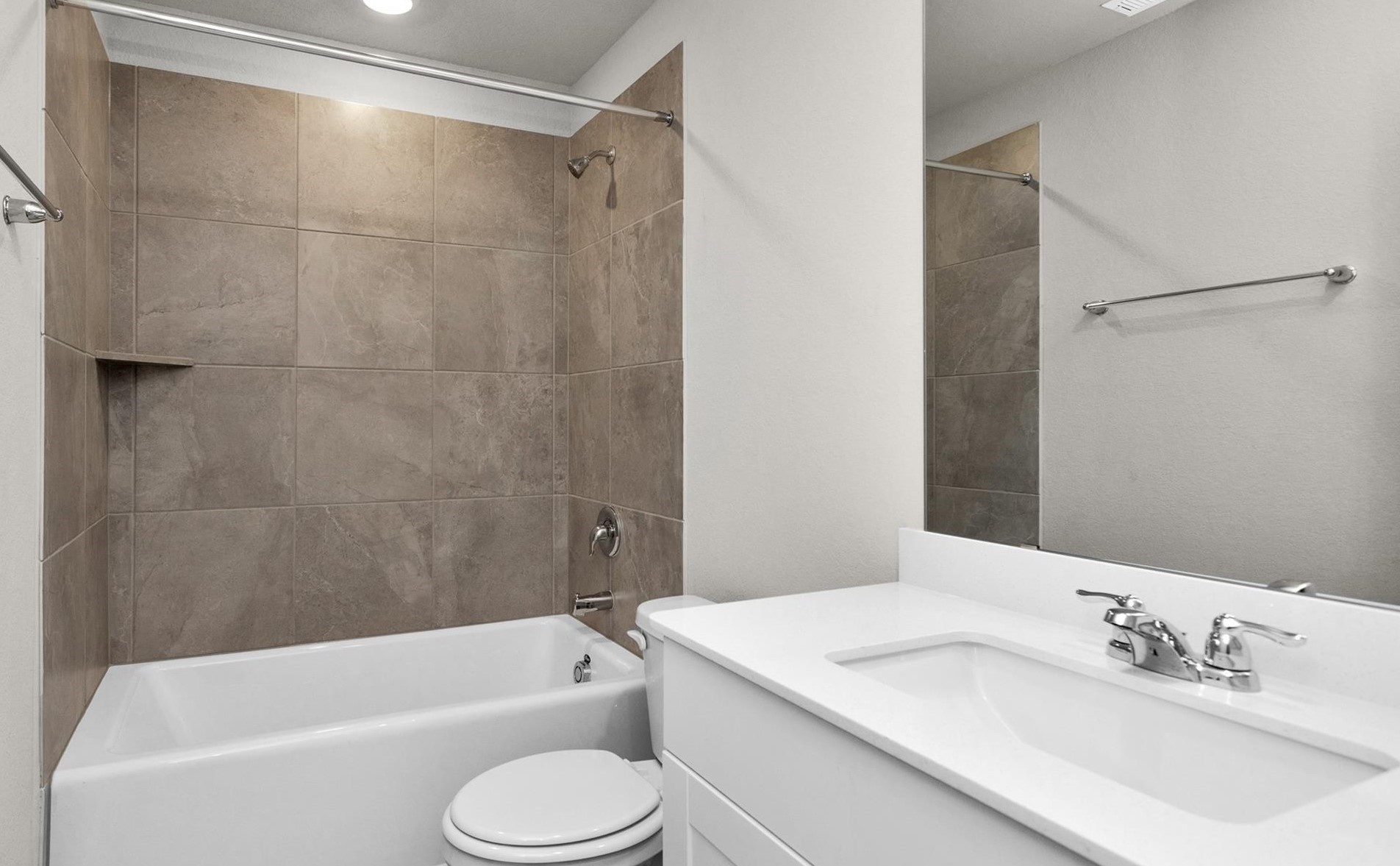 18612 Hillswood Drive Property Photo 6