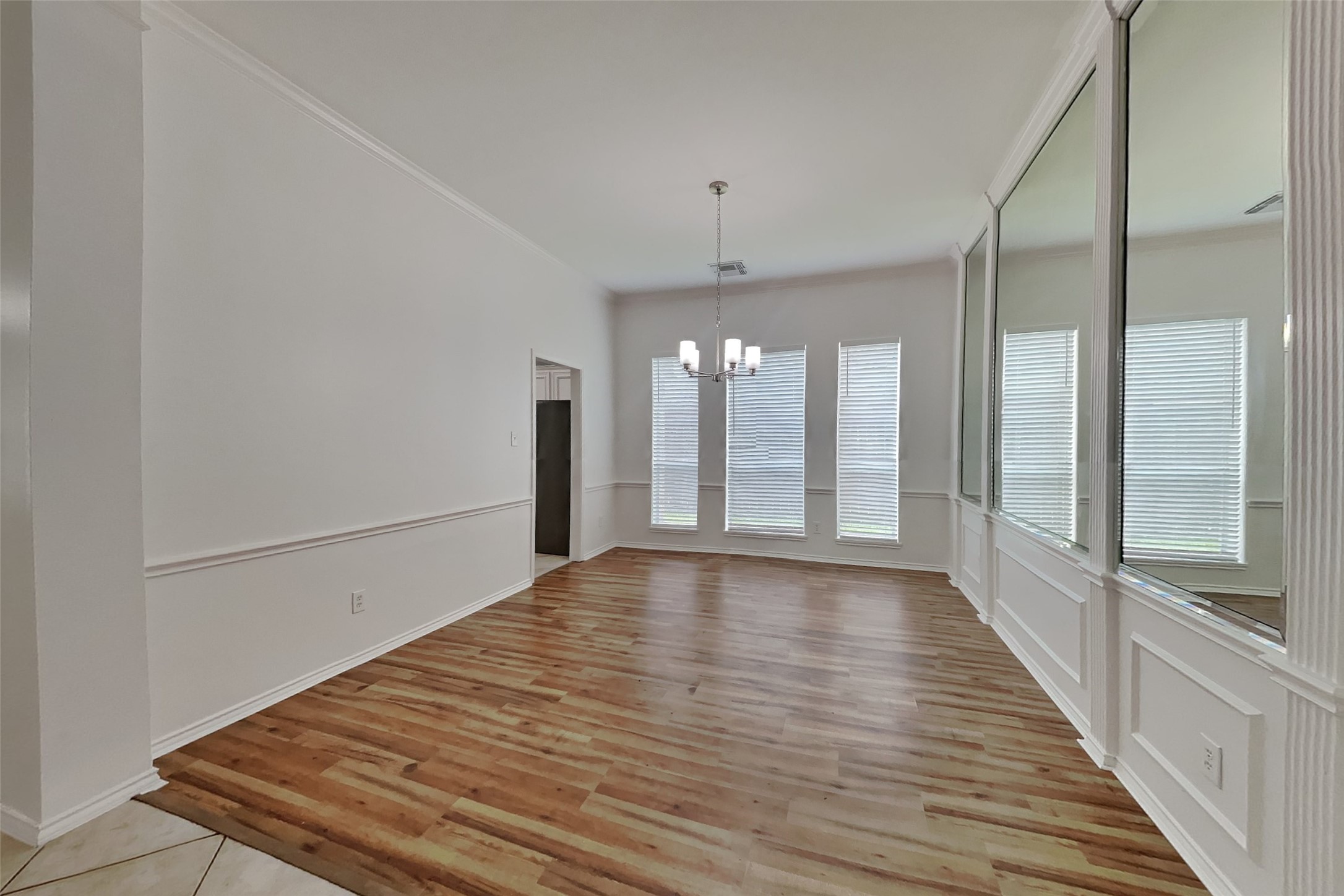 2223 Ridgefield Park Lane Property Photo 6
