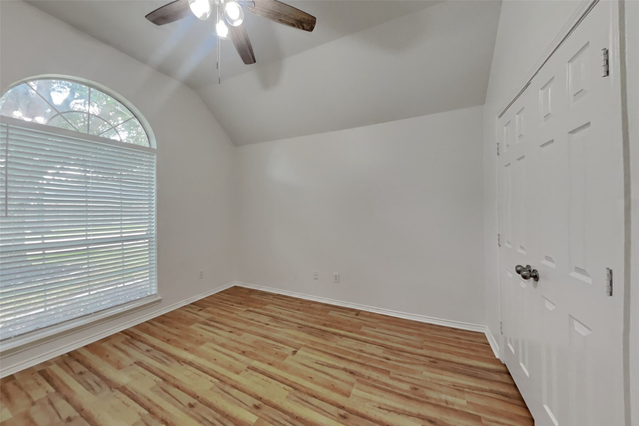 2223 Ridgefield Park Lane Property Photo 12