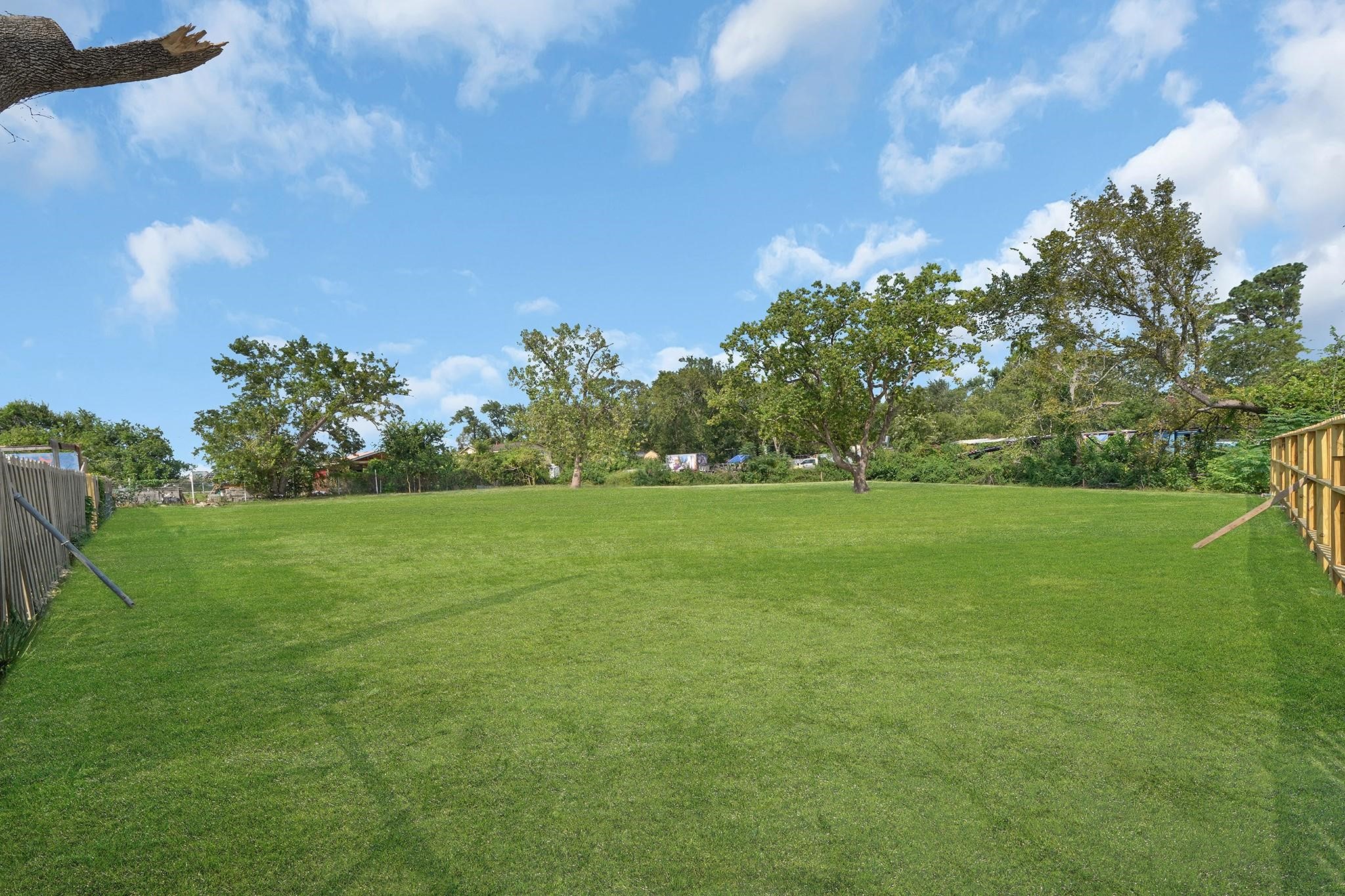 4809 Edgewater Drive Property Photo 1