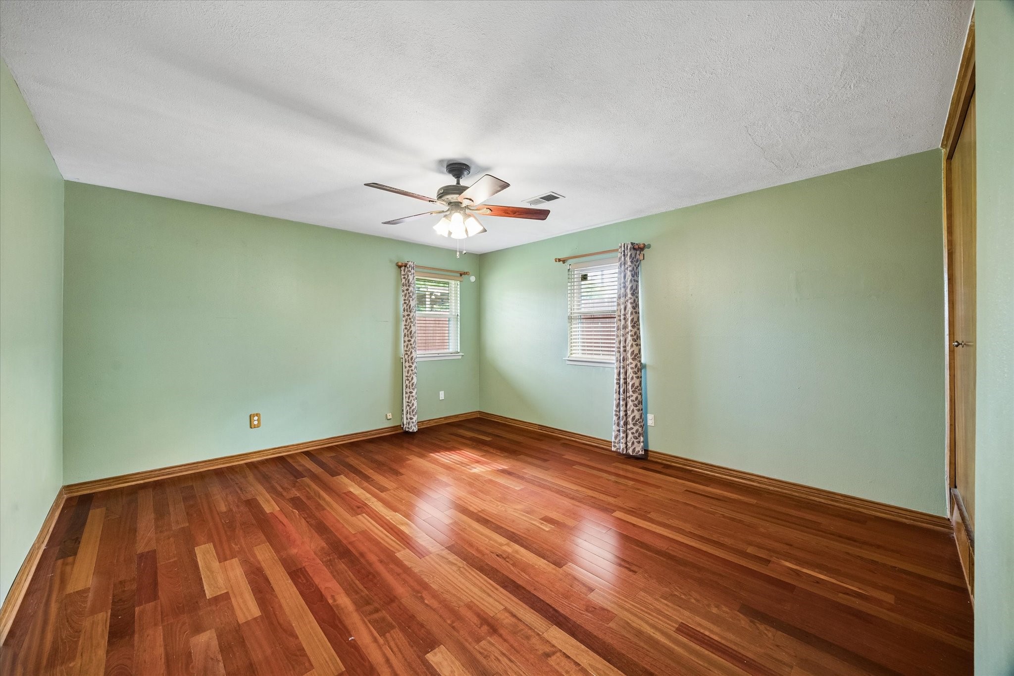 5506 Cheshire Lane Property Photo 10