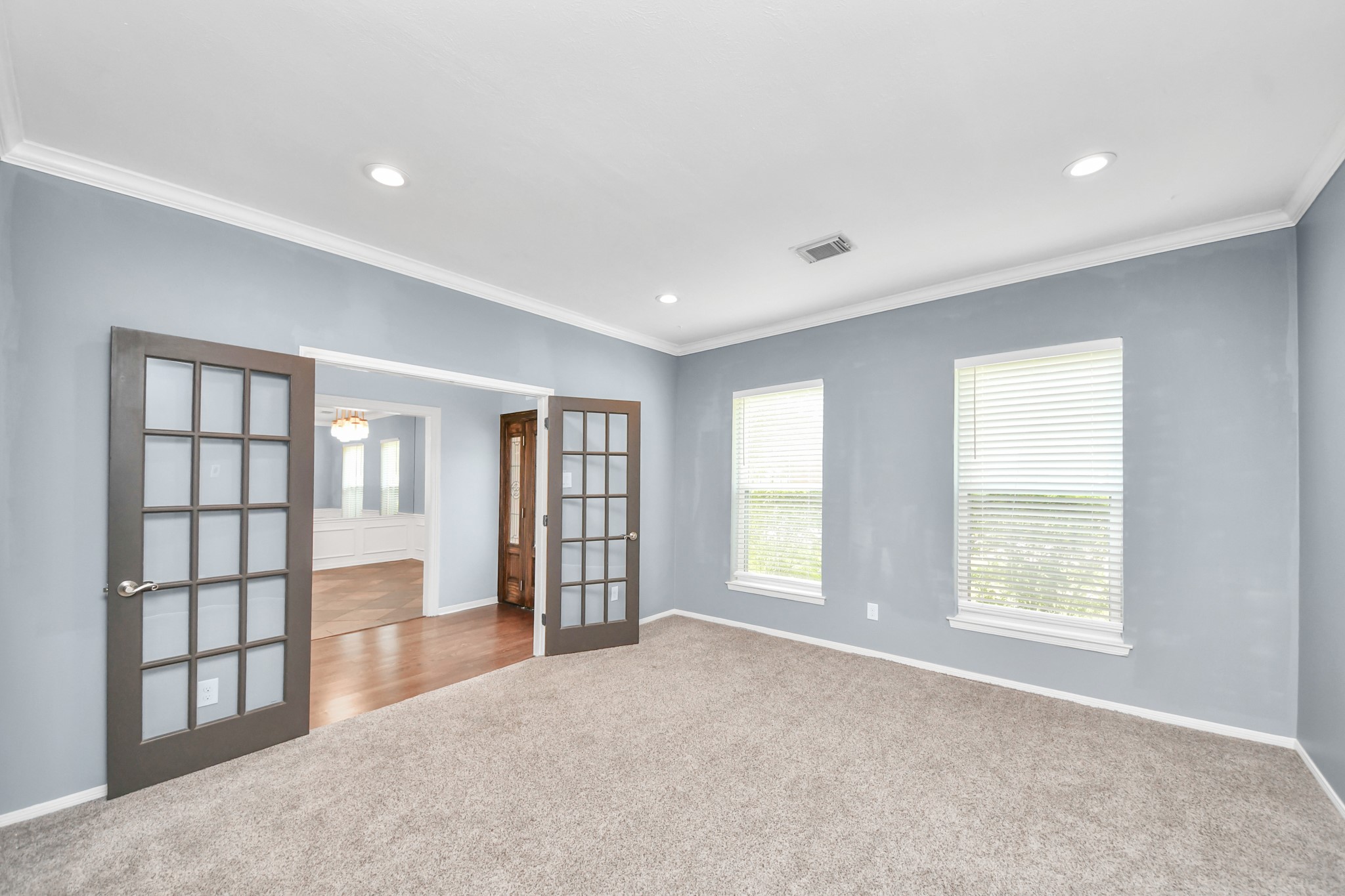 622 Fernglade Drive Property Photo 7