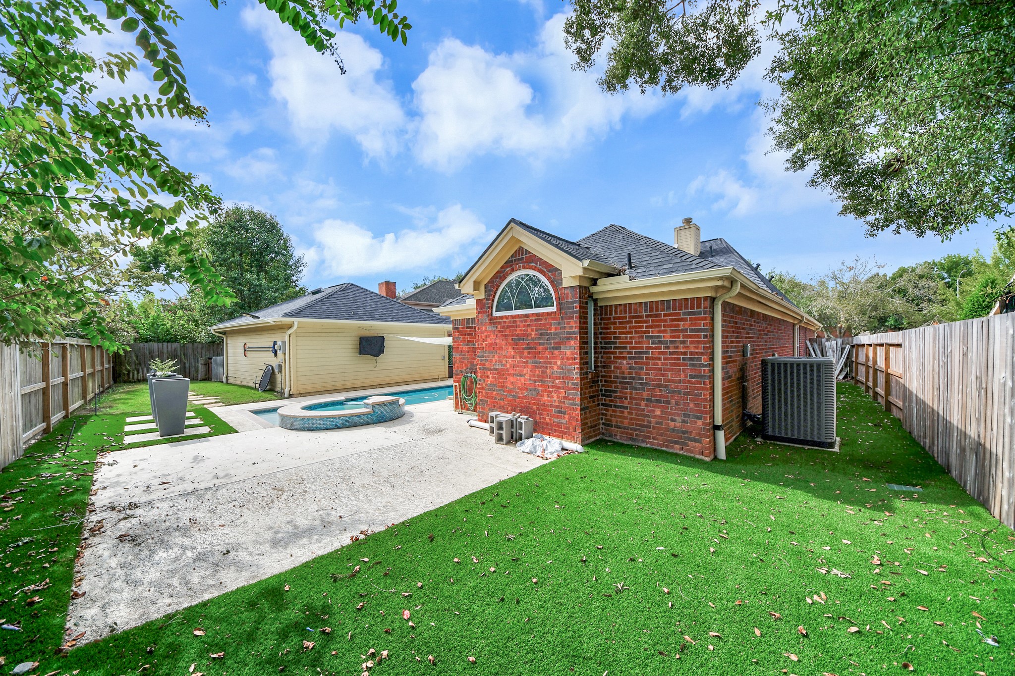 622 Fernglade Drive Property Photo 31
