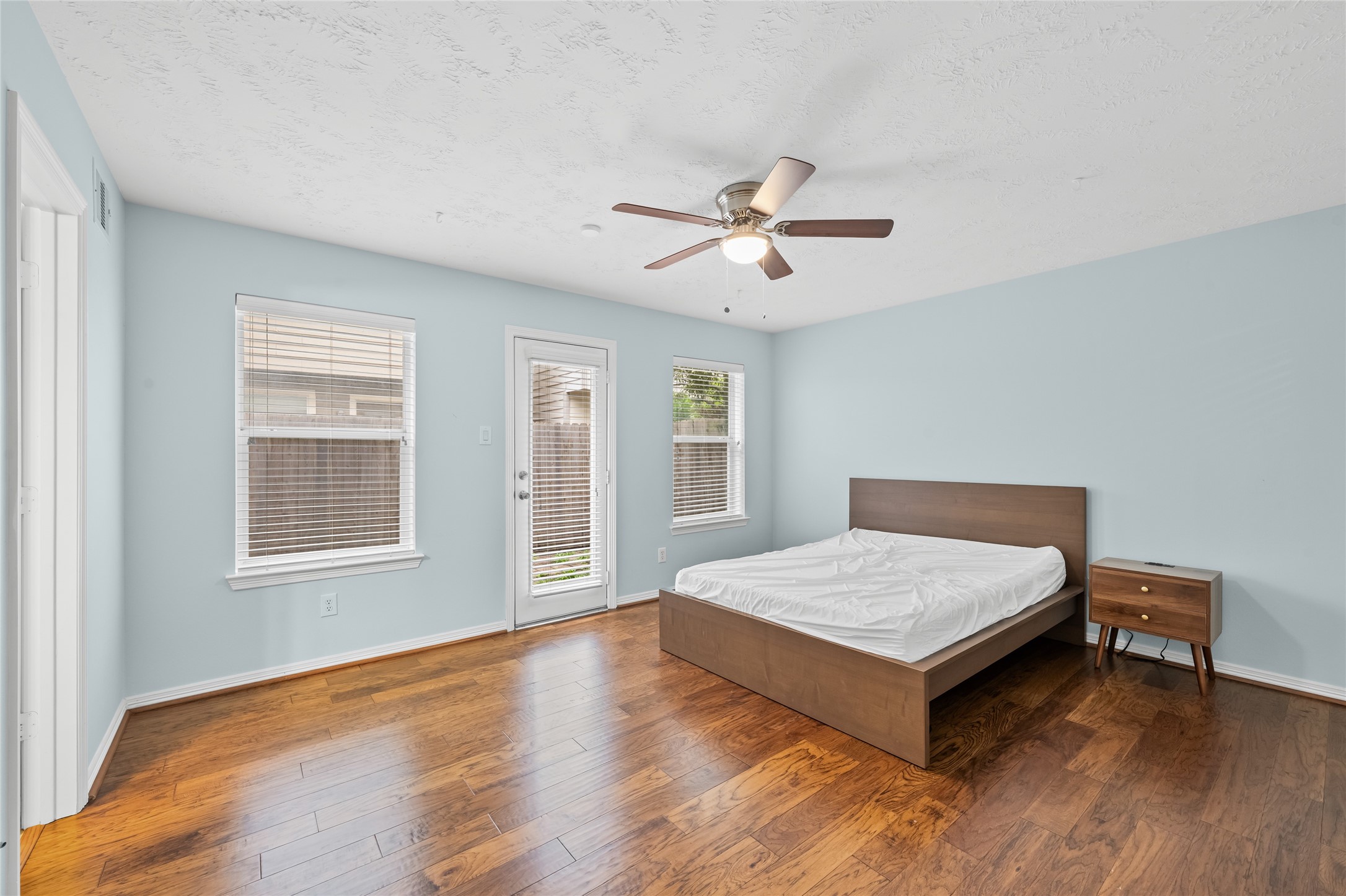 3410 Skyline Village Drive Property Photo 5