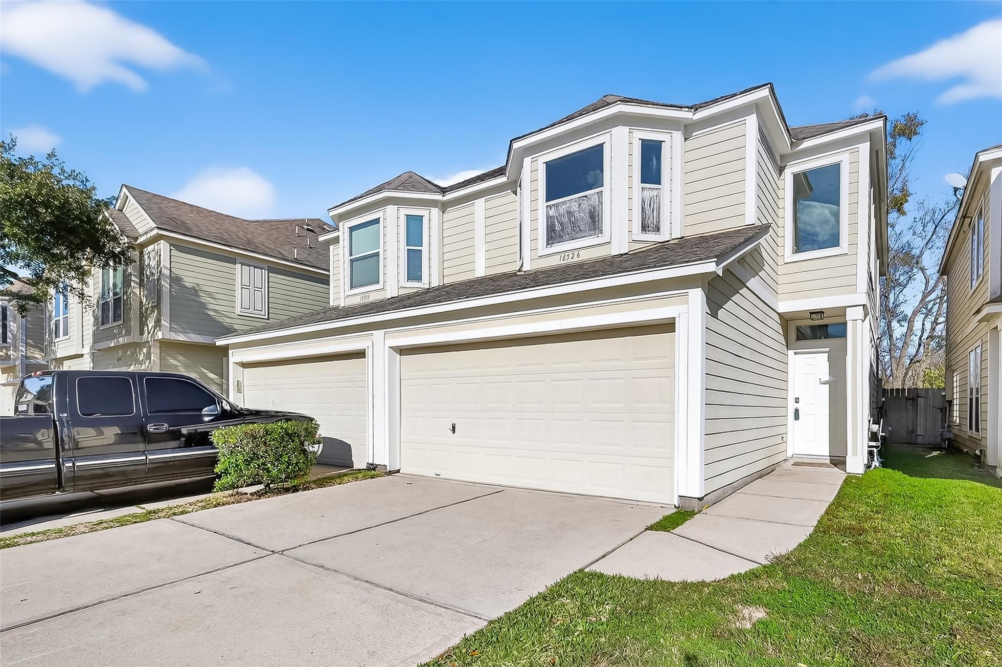 16526 Pentonshire Lane Property Photo 1