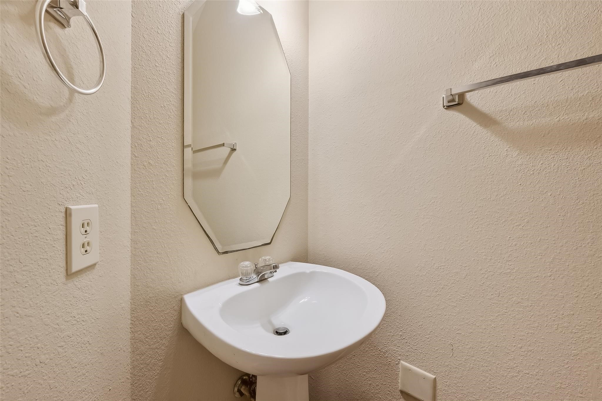 16526 Pentonshire Lane Property Photo 13