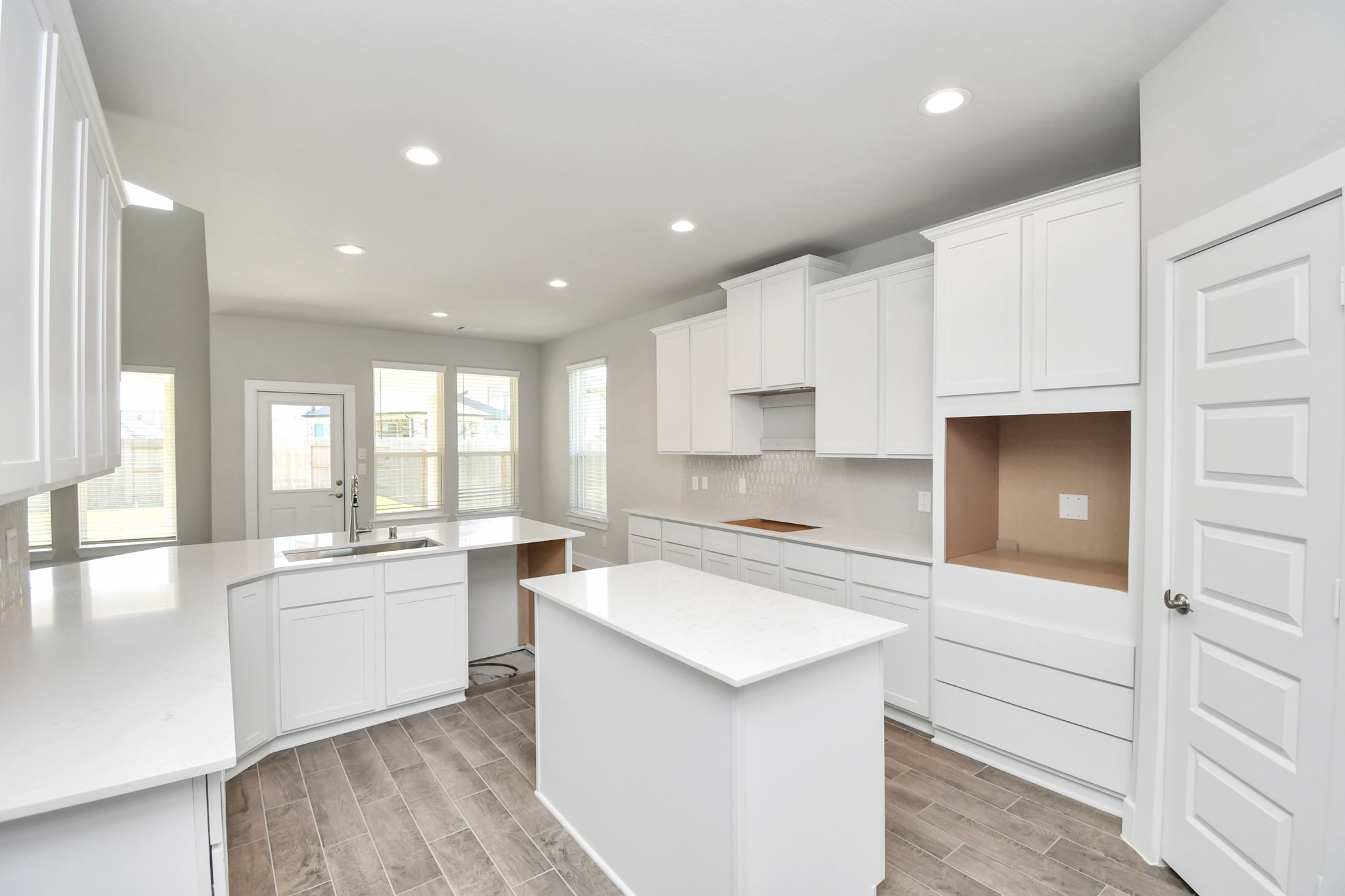 2101 Corn Thistle Way Property Photo 12