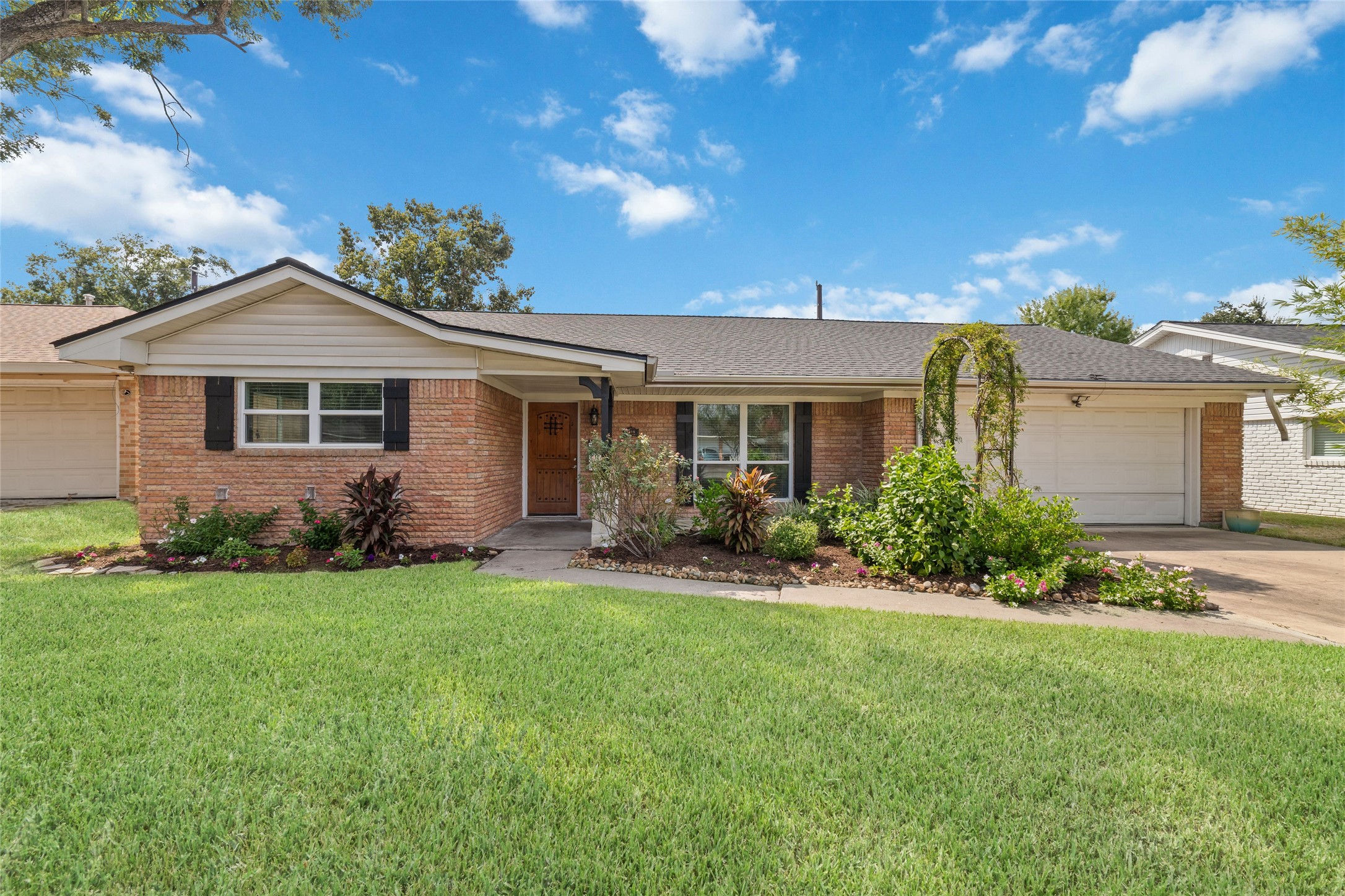 1819 Millwood Drive Property Photo 1