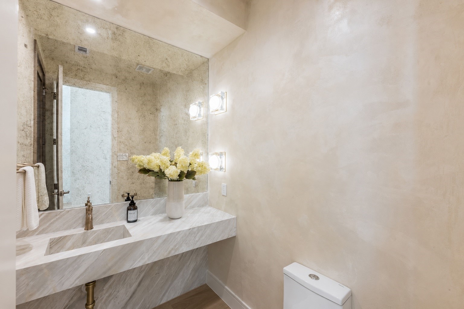 1113 Voight Street Property Photo 6