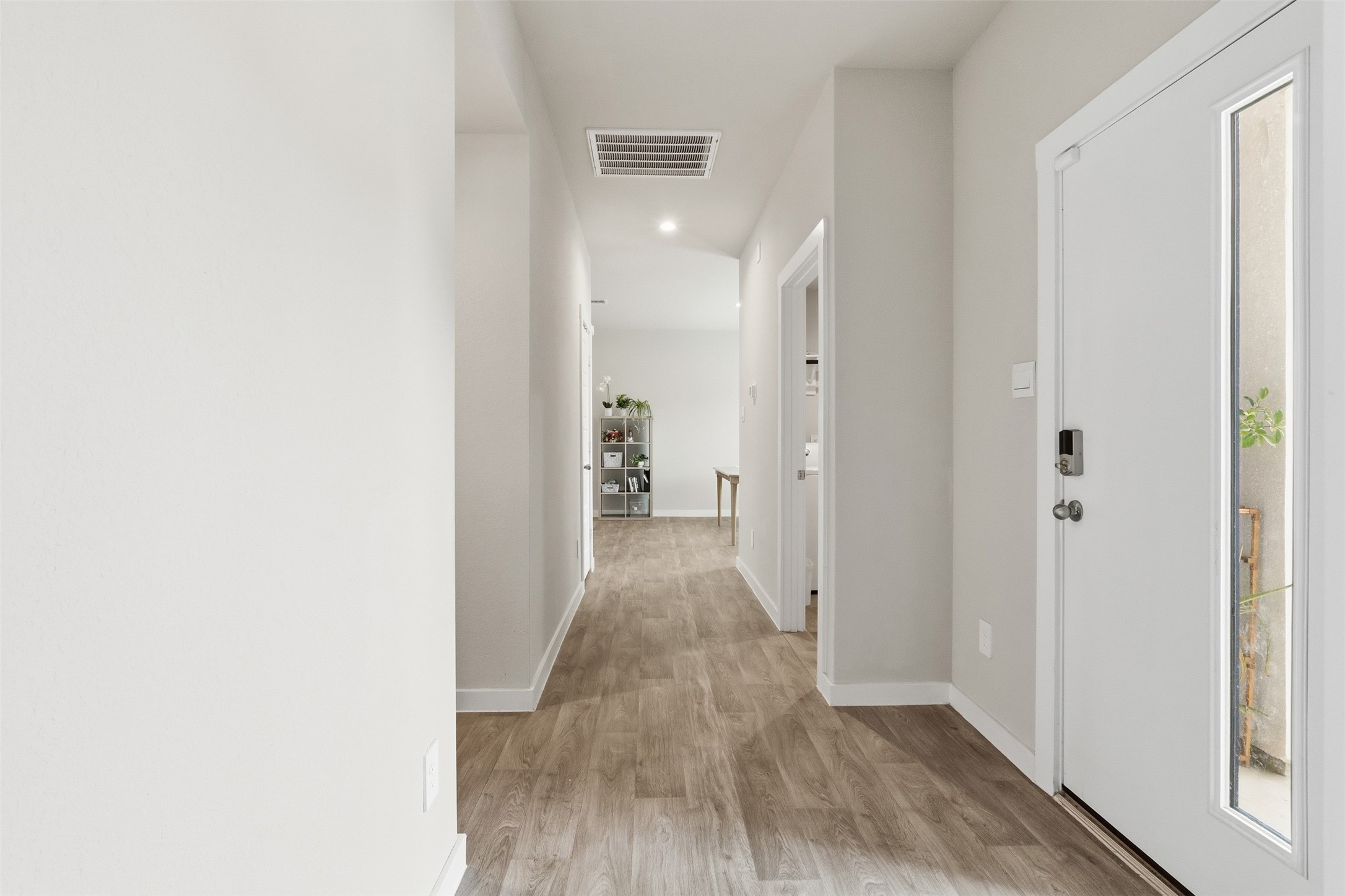 2915 Newington Lane Property Photo 4