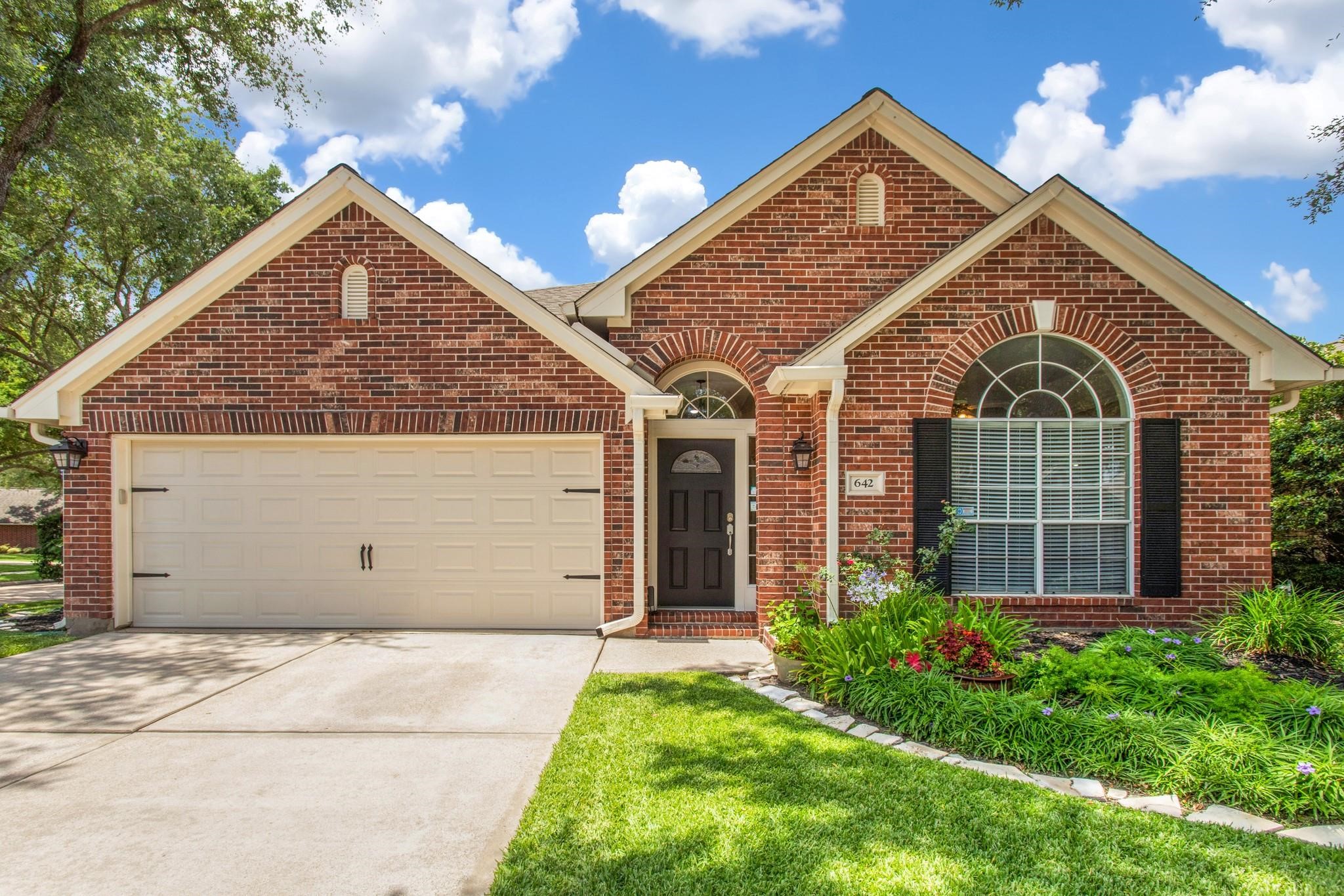 642 Avery Drive Property Photo 1