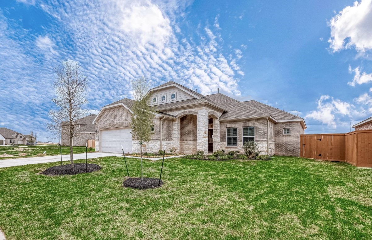 1041 Comal Trail Property Photo 1