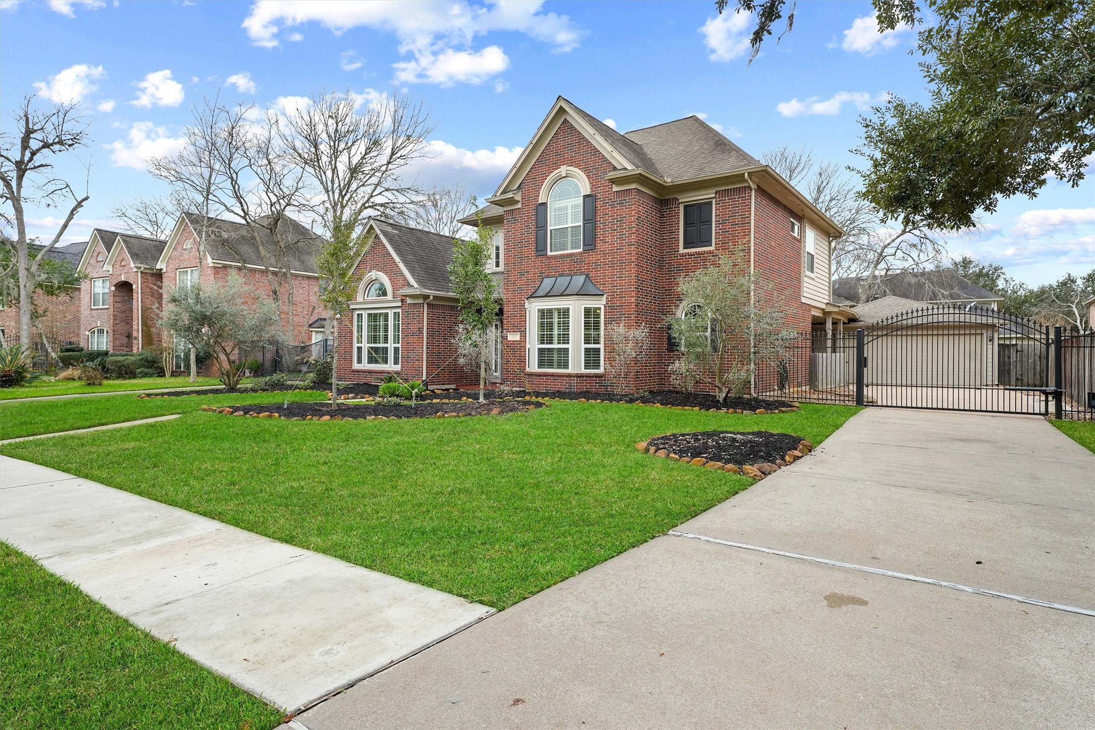 1507 Forest Bend Drive Property Photo 2