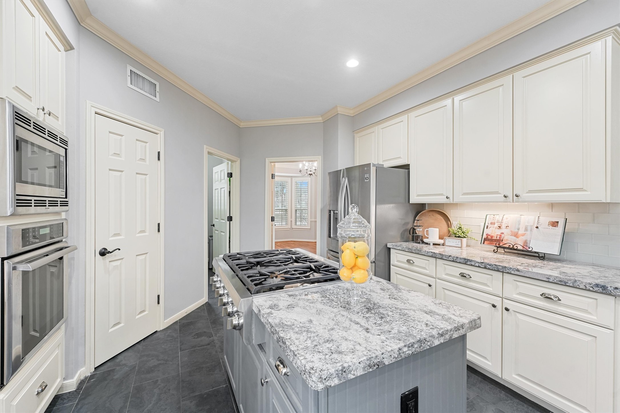 1507 Forest Bend Drive Property Photo 12