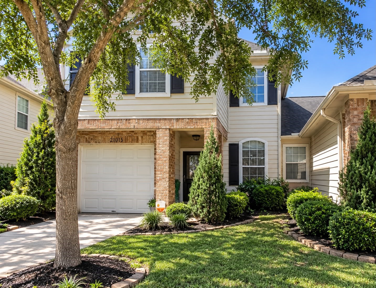 21015 Sun Creek Drive Property Photo 1