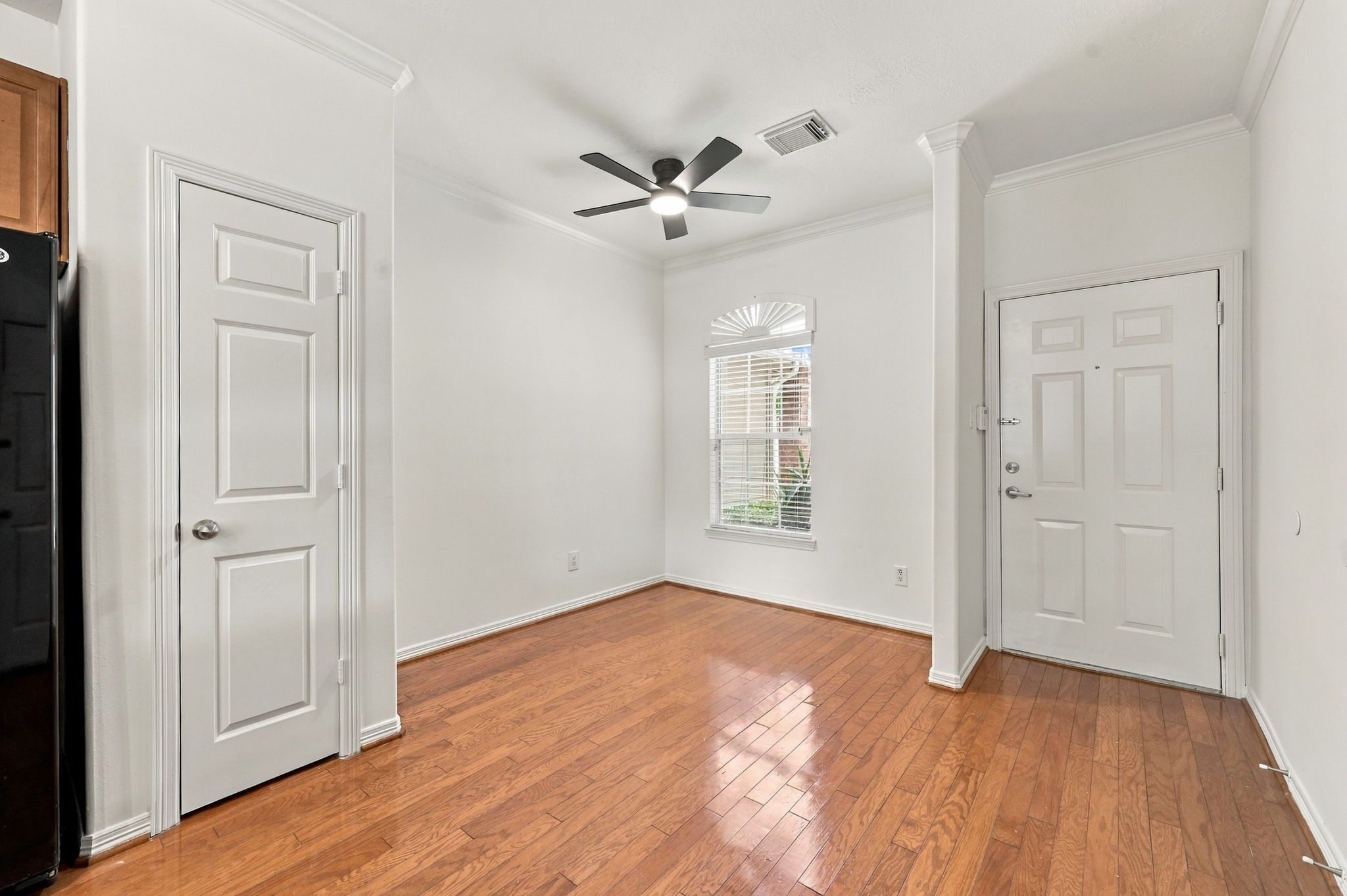 21015 Sun Creek Drive Property Photo 6