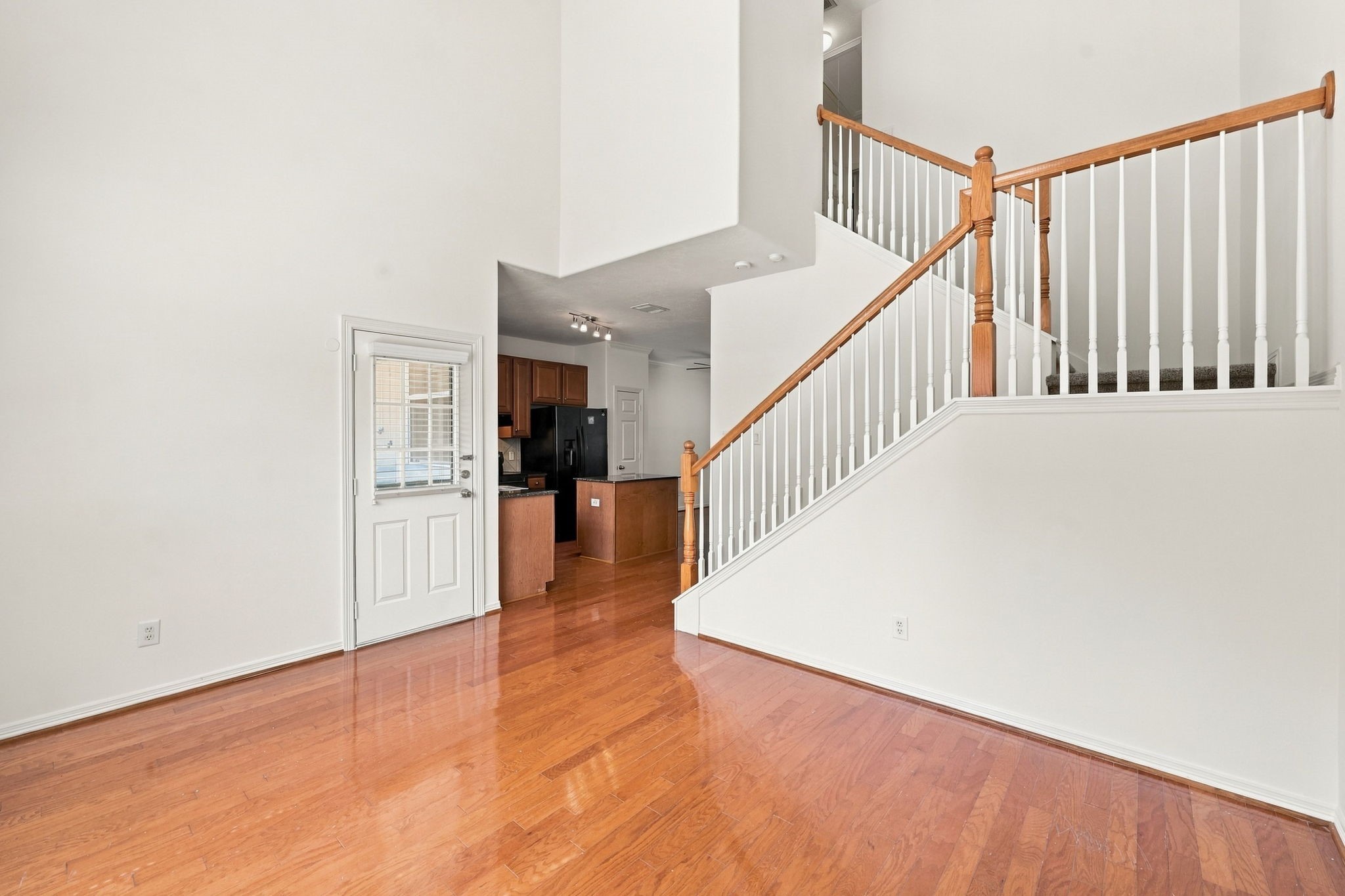 21015 Sun Creek Drive Property Photo 14