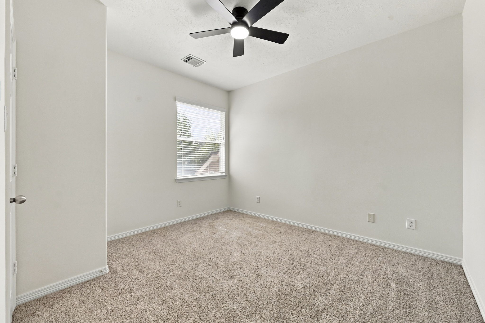 21015 Sun Creek Drive Property Photo 16