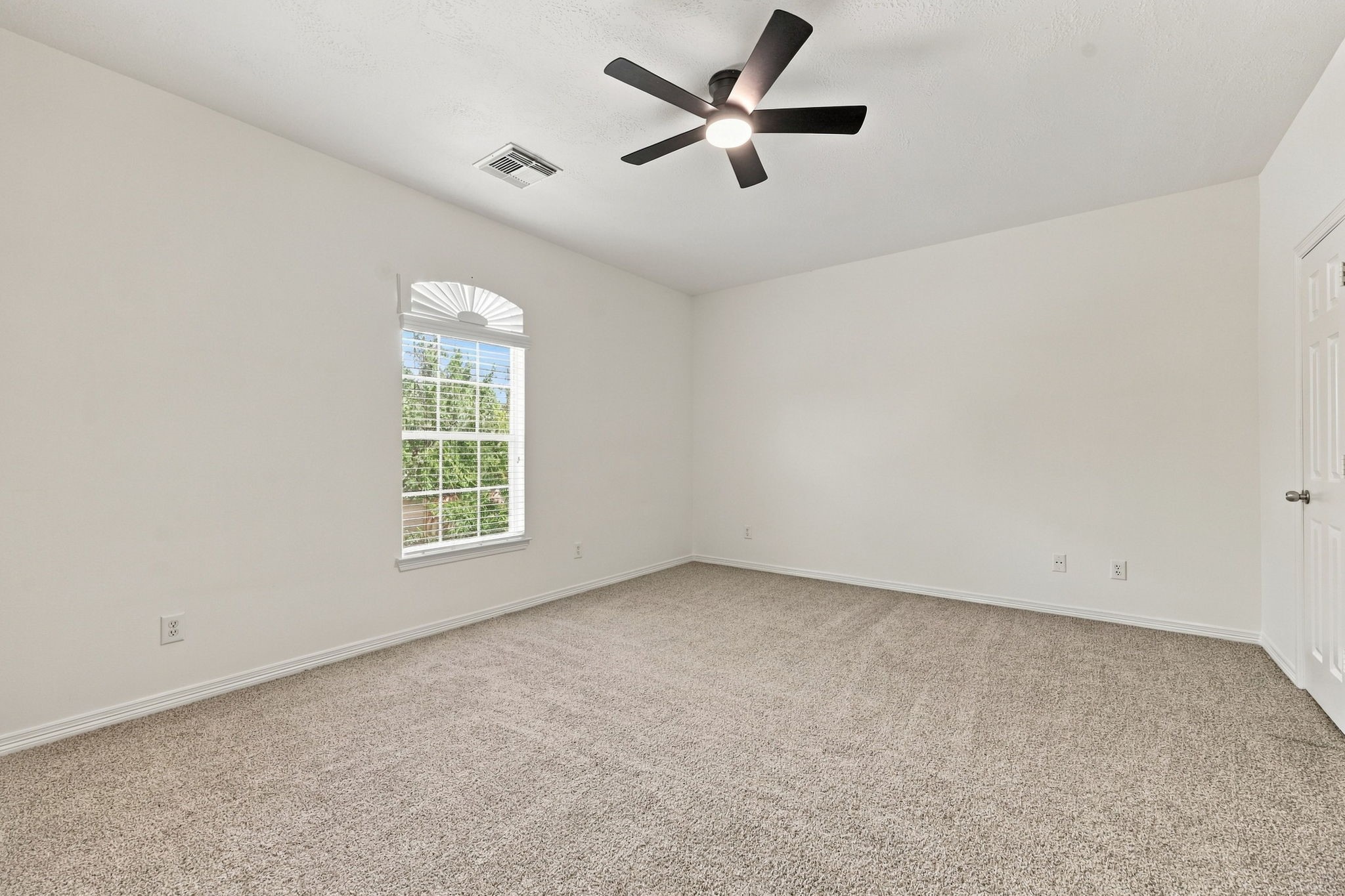21015 Sun Creek Drive Property Photo 18