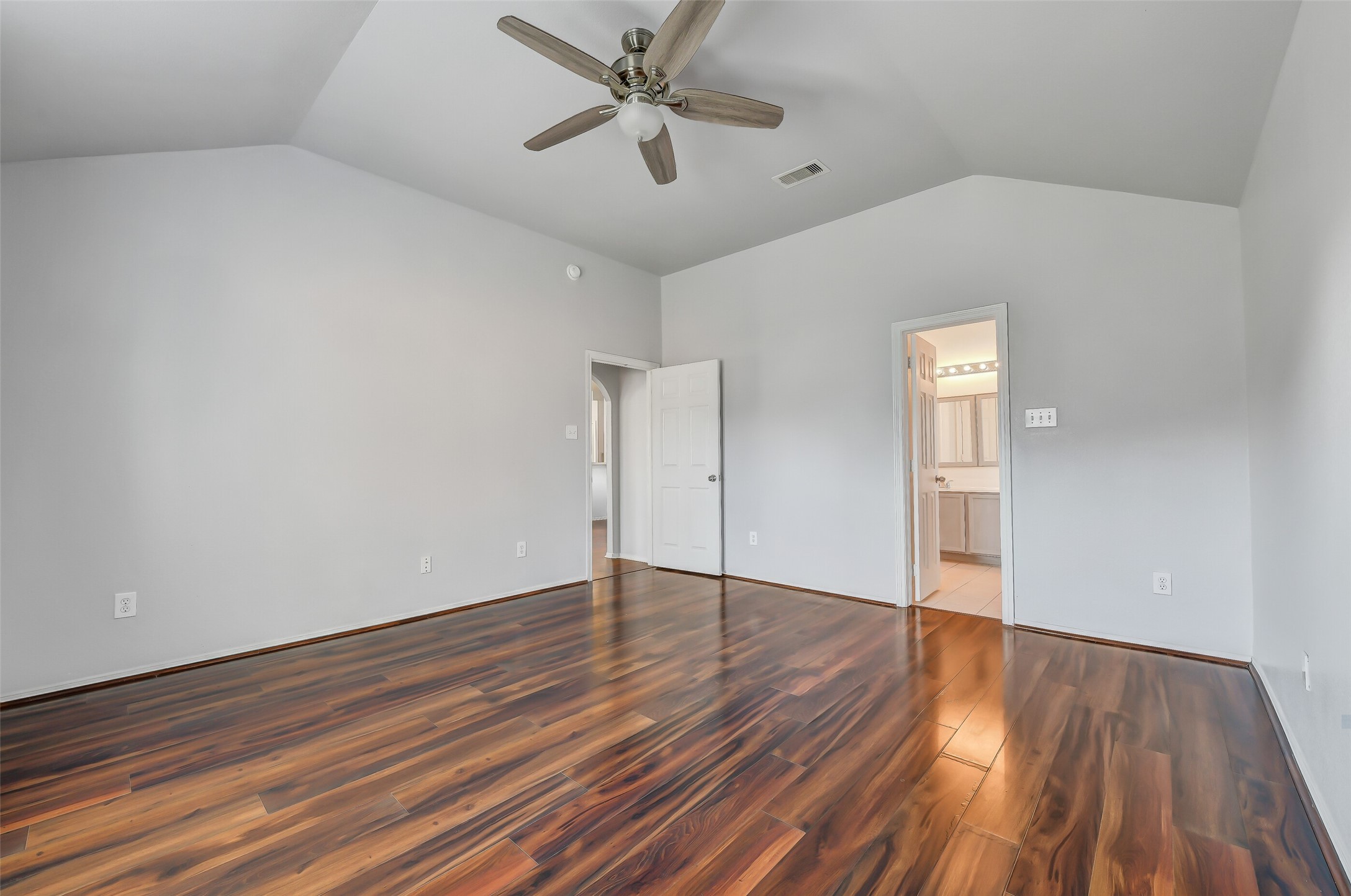 706 St Croix Street Property Photo 16