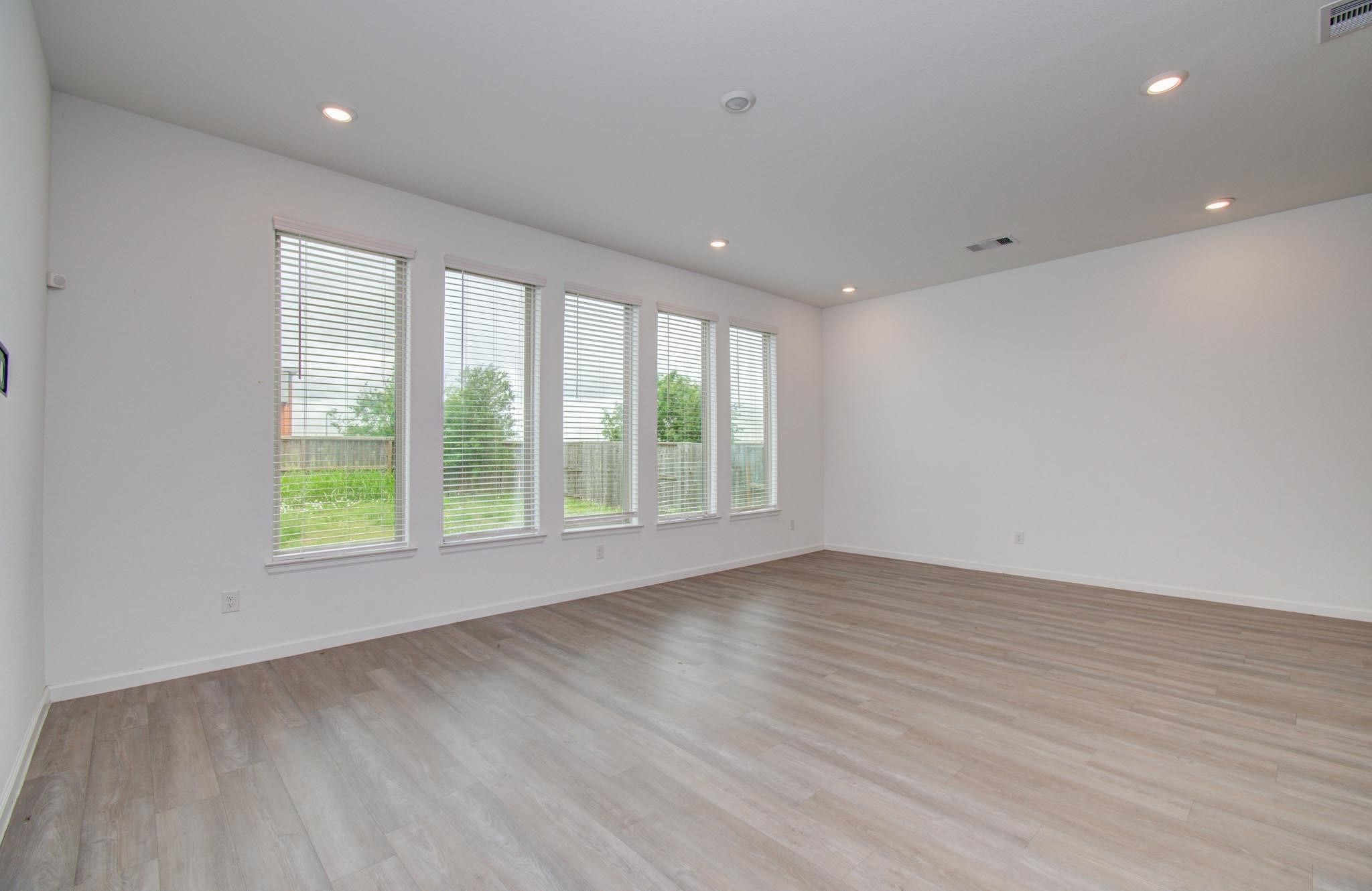 4115 Balboa Drive Property Photo 5