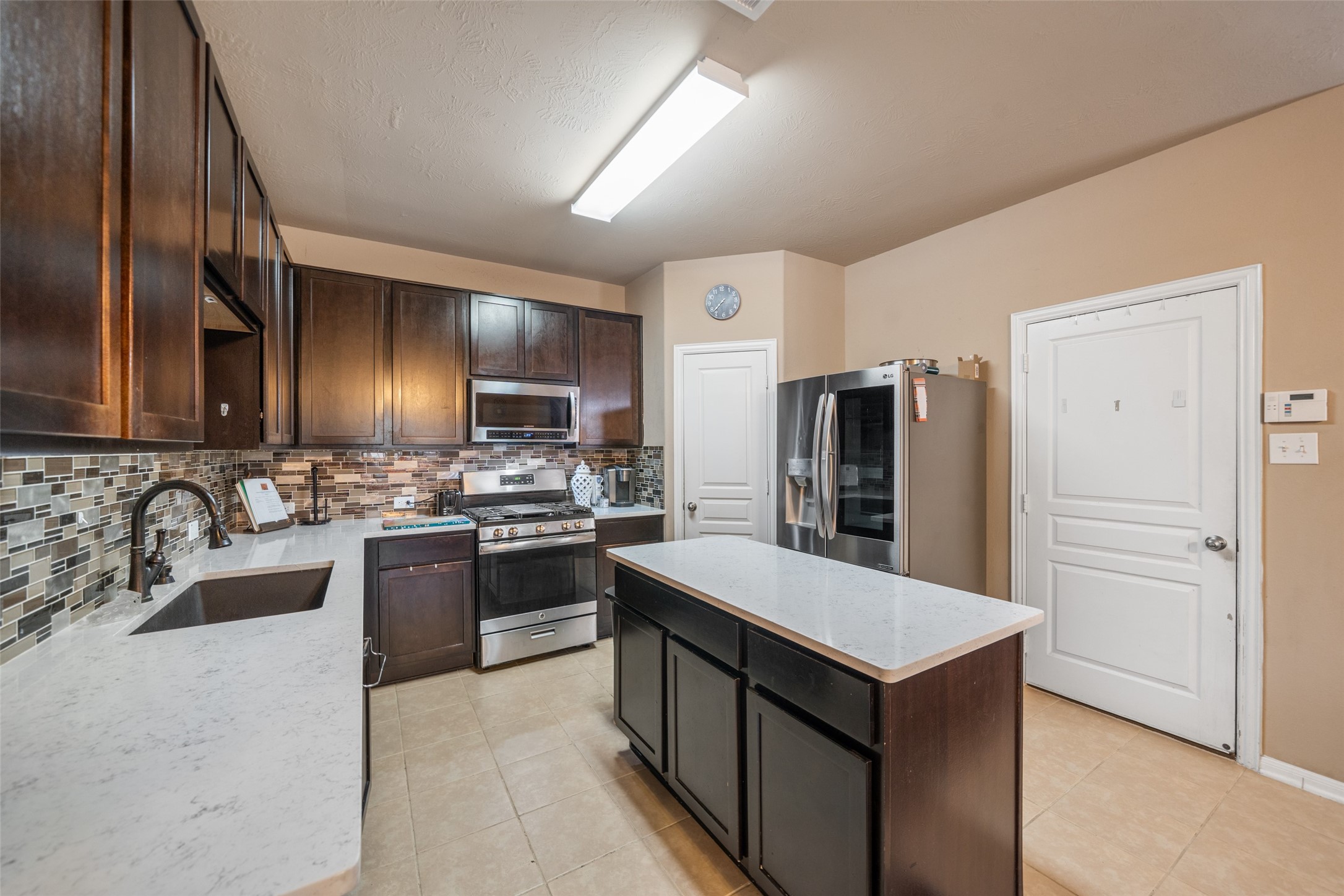 8218 Almera Falls Drive Property Photo 5