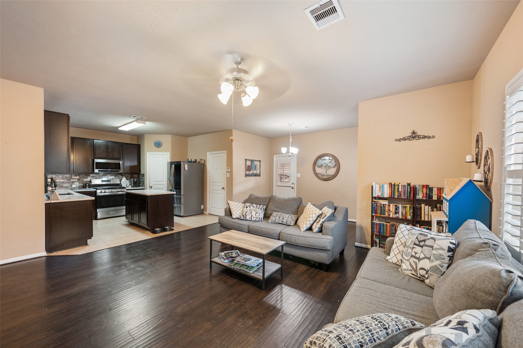 8218 Almera Falls Drive Property Photo 6
