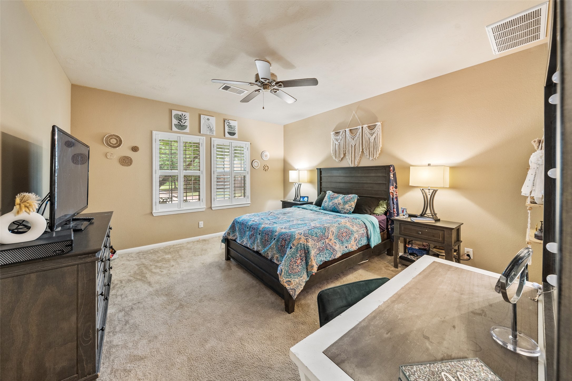 8218 Almera Falls Drive Property Photo 16