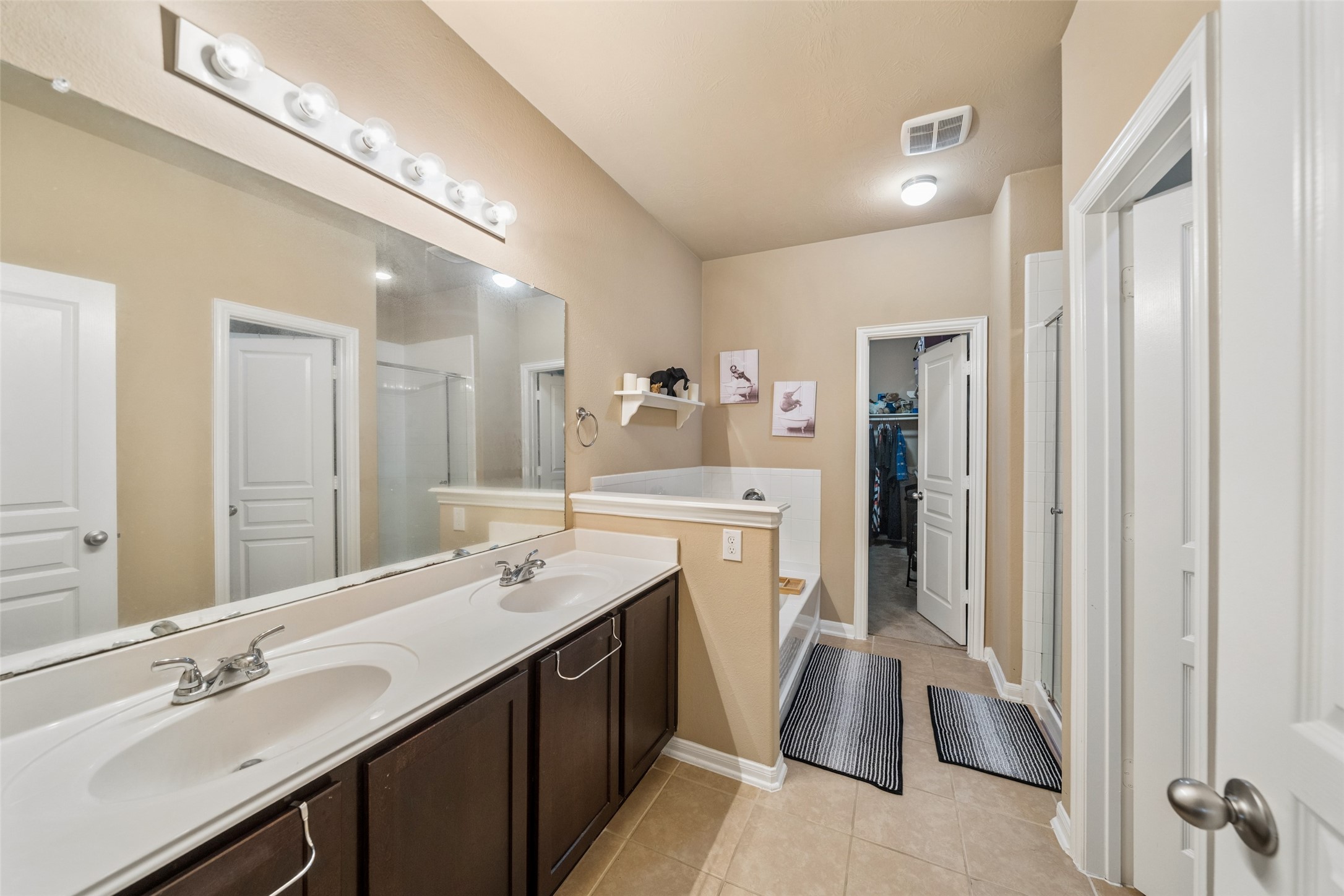 8218 Almera Falls Drive Property Photo 18