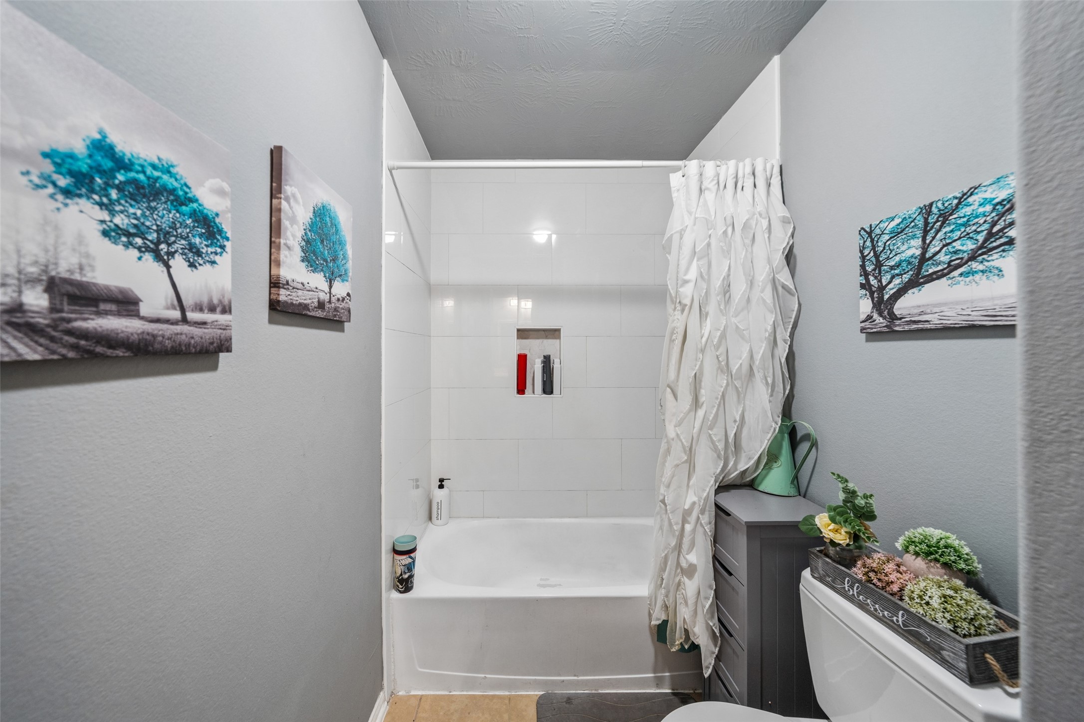 8218 Almera Falls Drive Property Photo 24